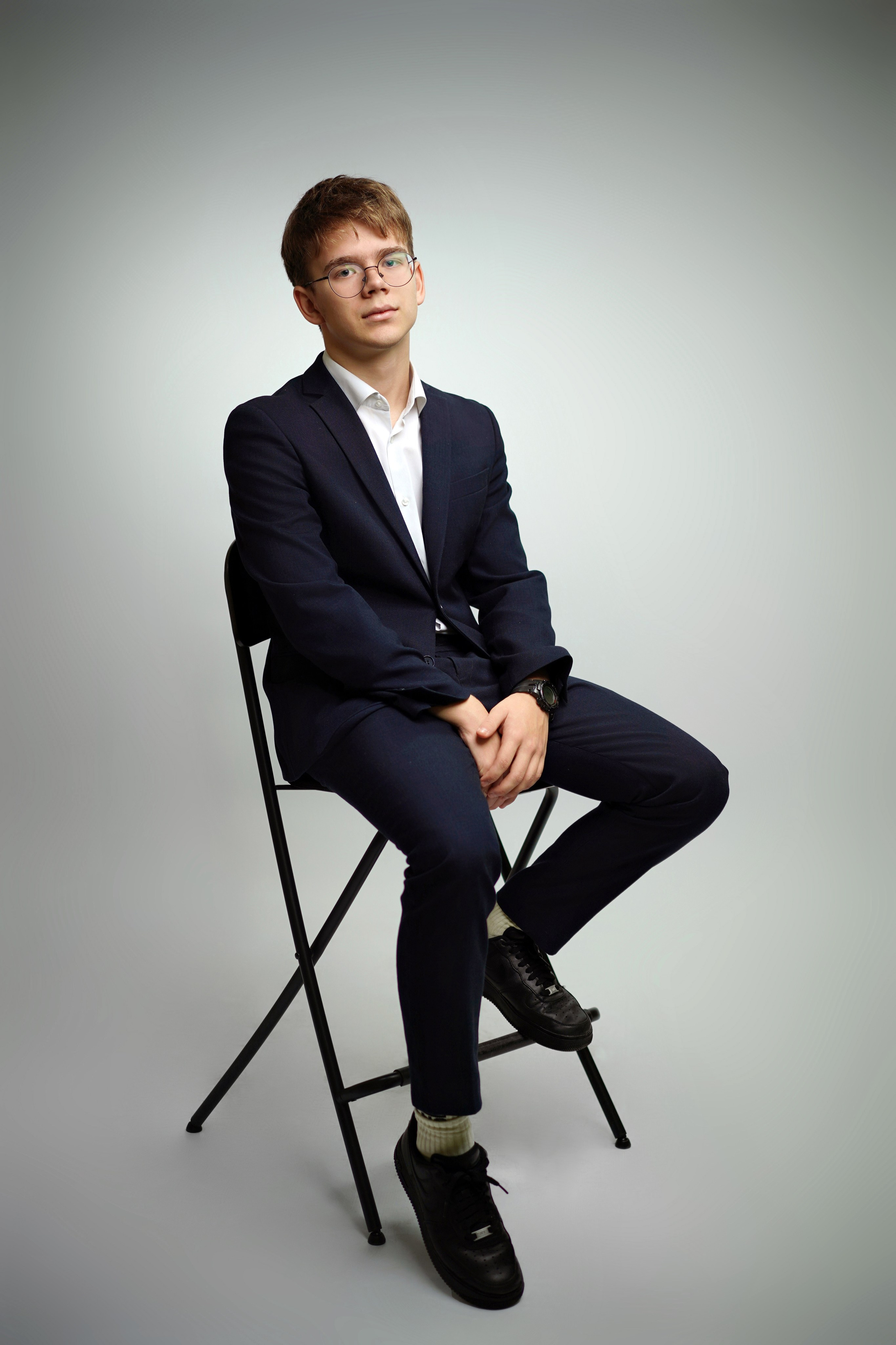 Стиль портрета в студии. GOTRA — выпускные альбомы в Тюмени