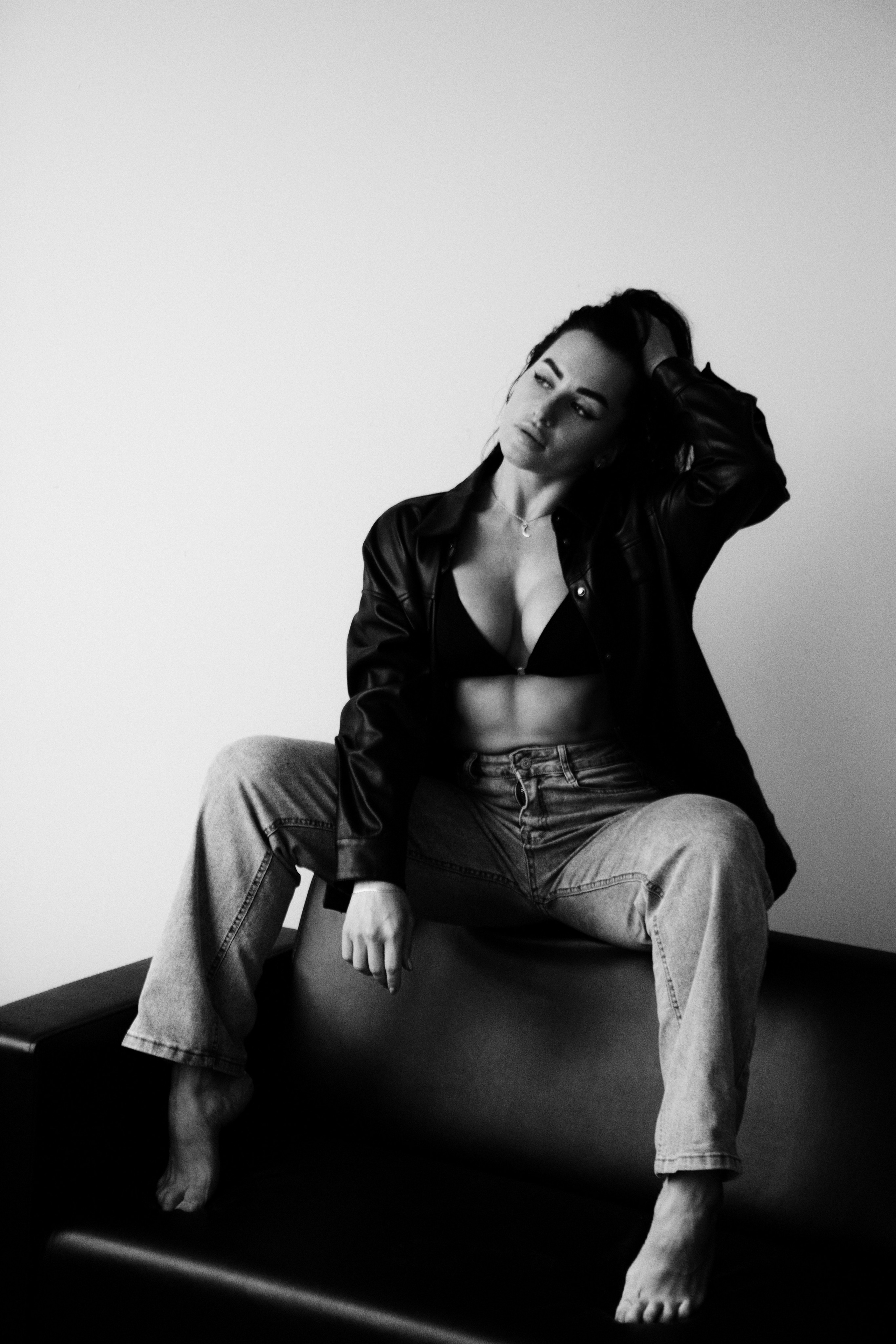 Виктория. Минималистичная фотосессия в студии. Портретный фотограф в Иванове Ольга Гуральник