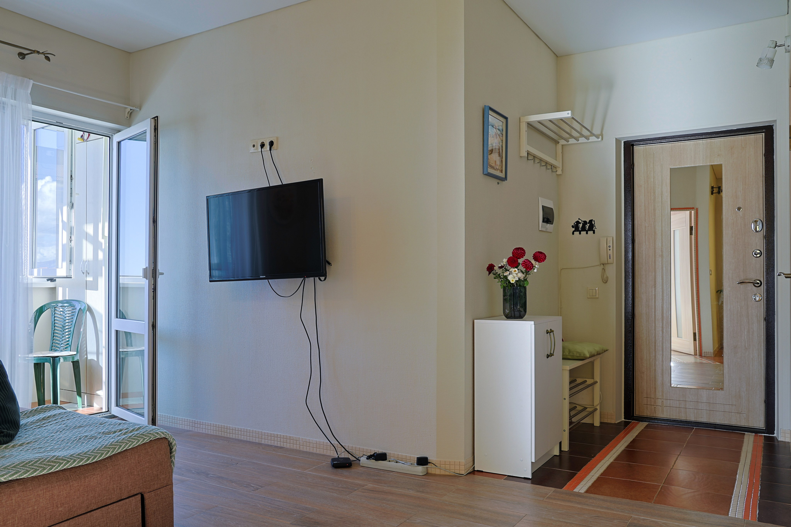 Комплексная подготовка квартиры для посуточной аренды в Геленджике. Интерьерная съёмка и подготовка недвижимости к аренде/продаже. Геленджик, Краснодарский край — Юлия Софронова, Art Sea Homes