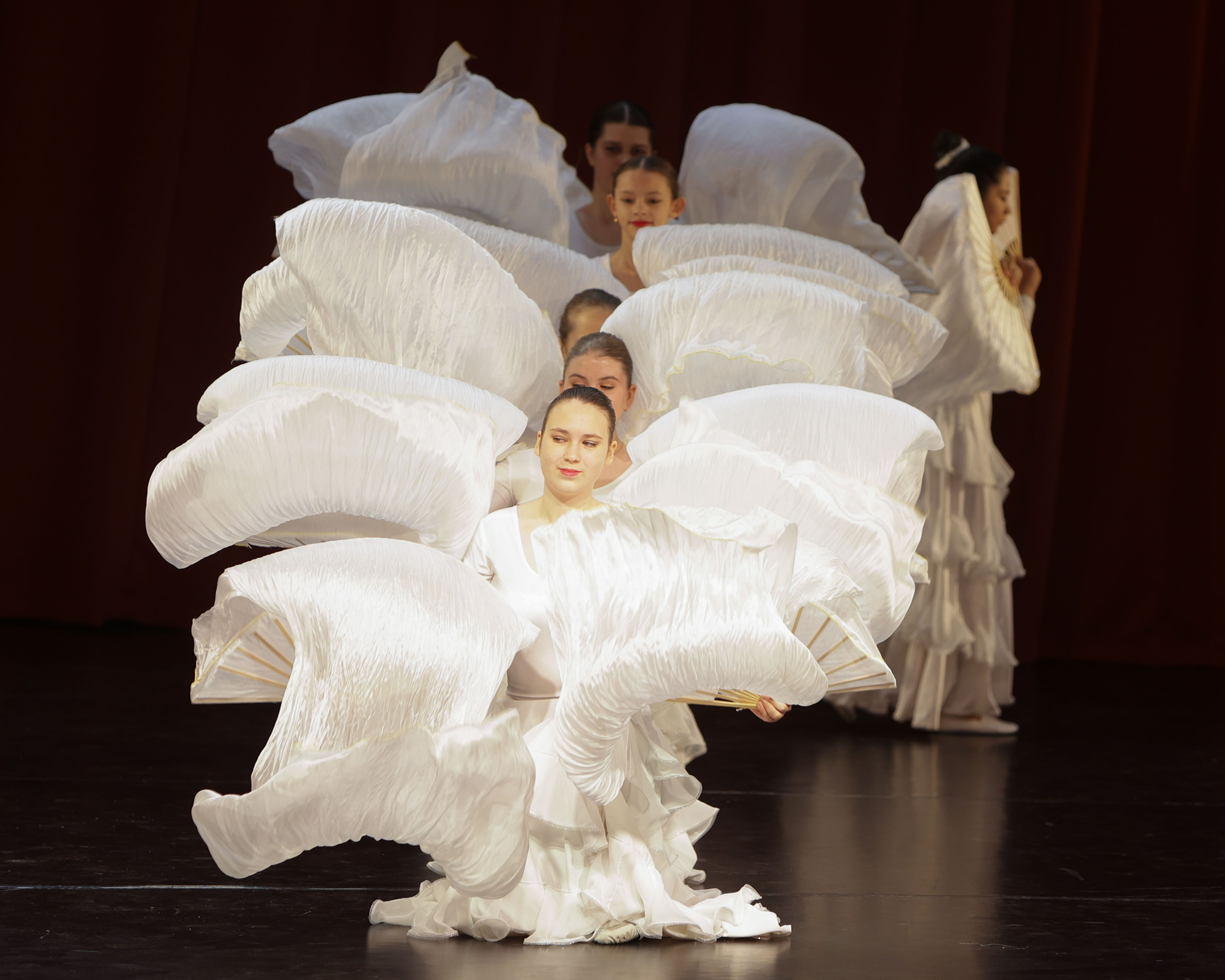 Фестиваль хореографического искусства «КУБОК ЛЕГЕНДЫ — 2025». Выпускные альбомы и школьный фотограф в Подольске, Троицке, Щербинке, Москве и Московской области