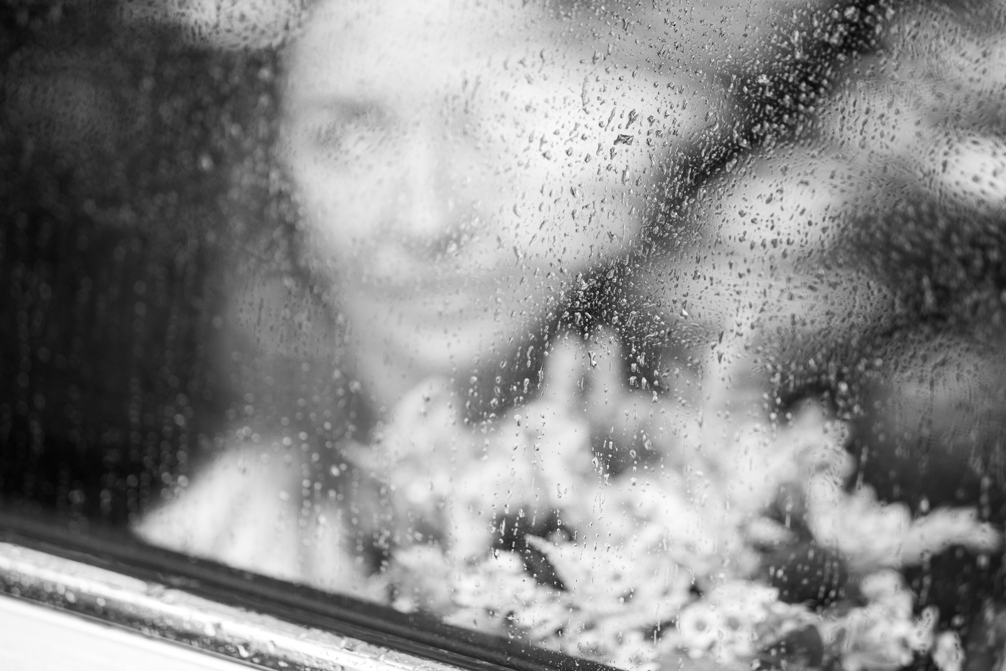 Свадебная фотосессия в дождь