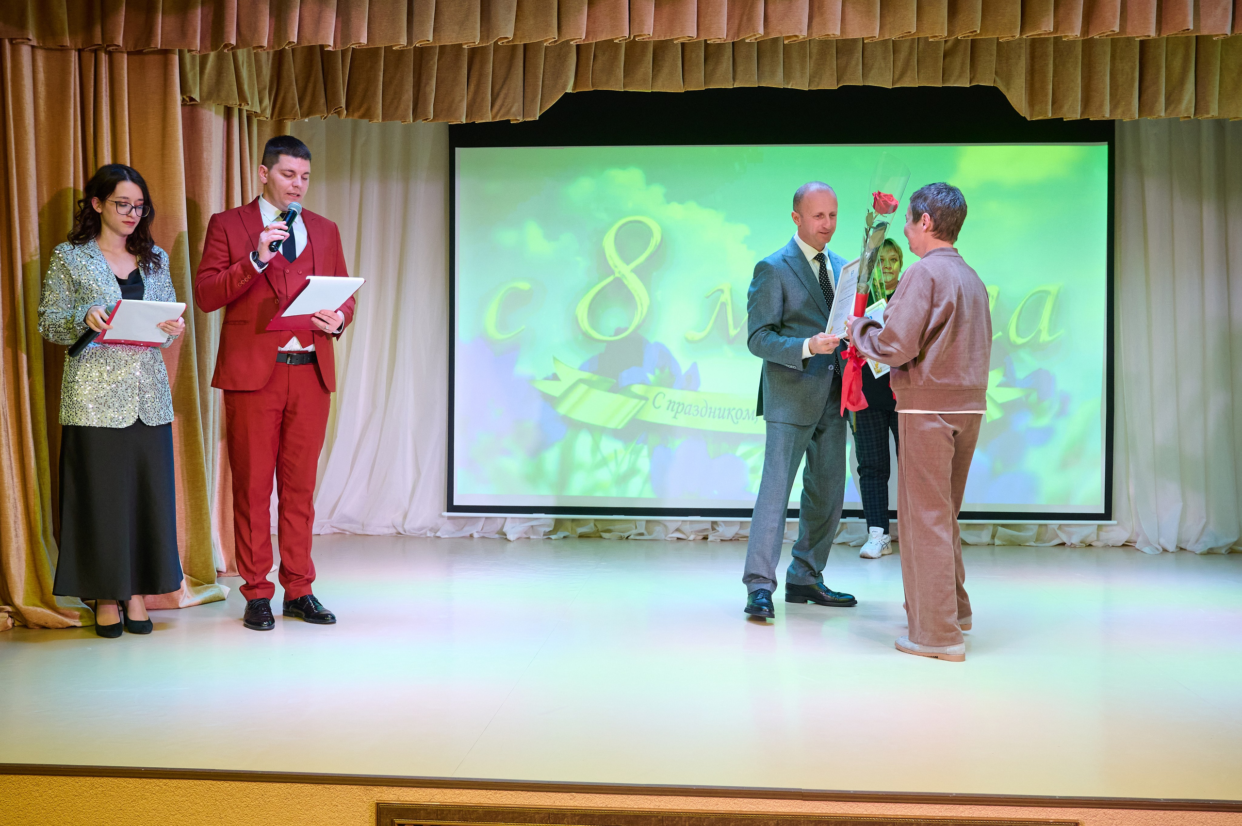 8 марта в Виноградном. Жизнь курорта Кабардинка в фотографиях