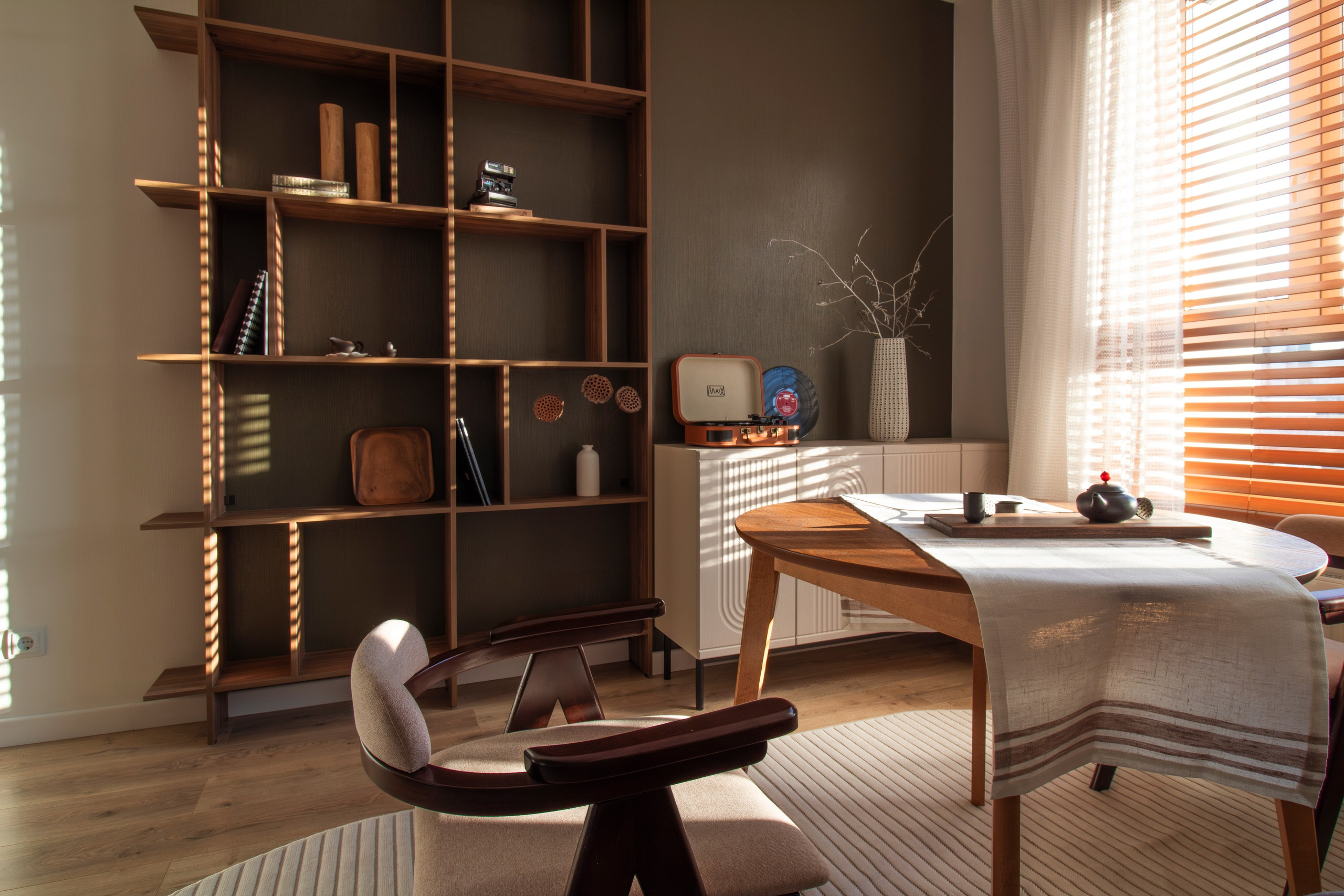 Квартира с природными мотивами для зумеров. Хоумстейджинг и дизайн. Екатеринбург