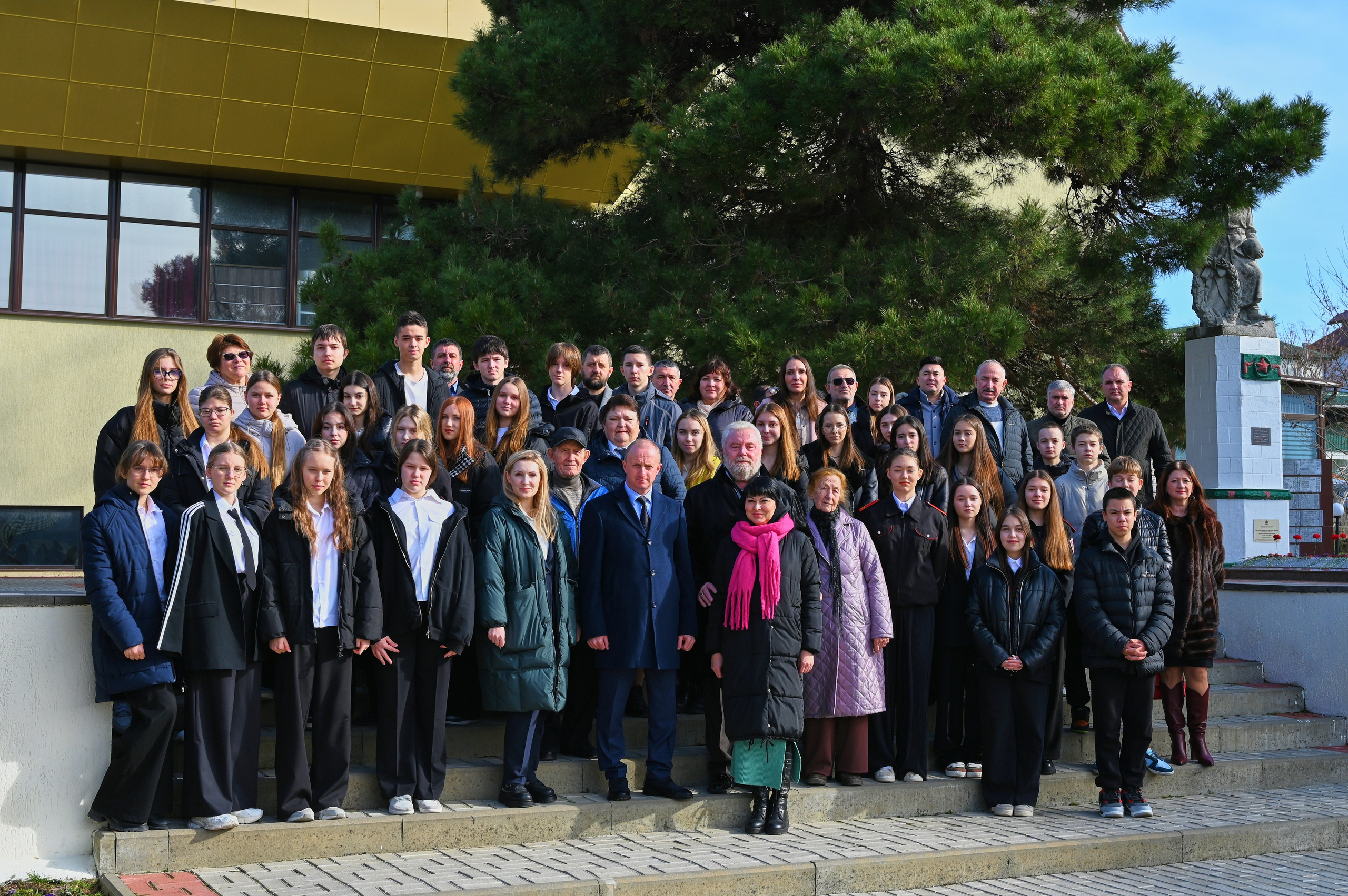 Митинг у солдата. Жизнь курорта Кабардинка в фотографиях