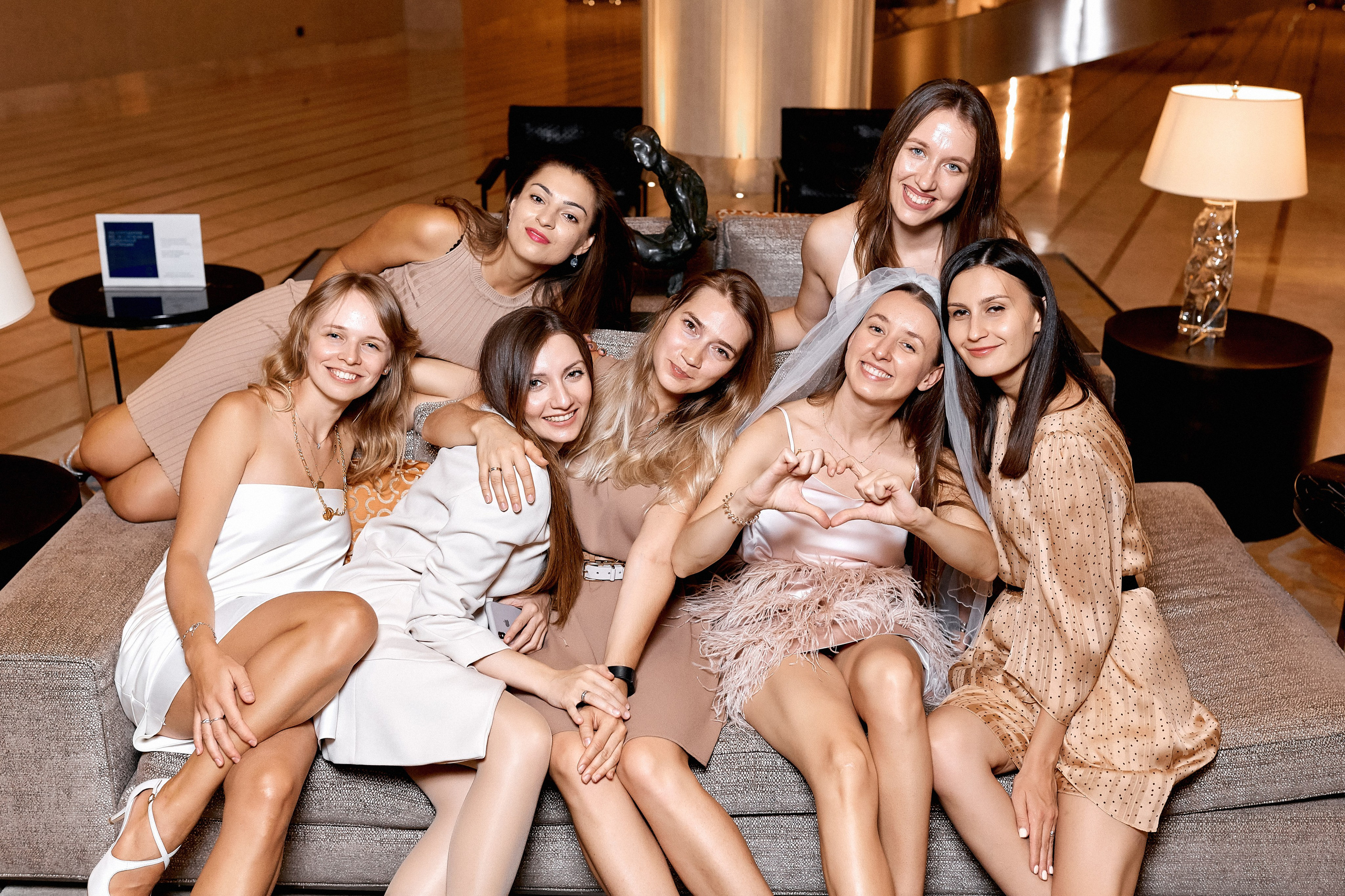 Фотосессия на девичник в Москве, заказать услуги профессионального фотографа — Цены и стоимость услуг фотографа на фотосъёмку девичника