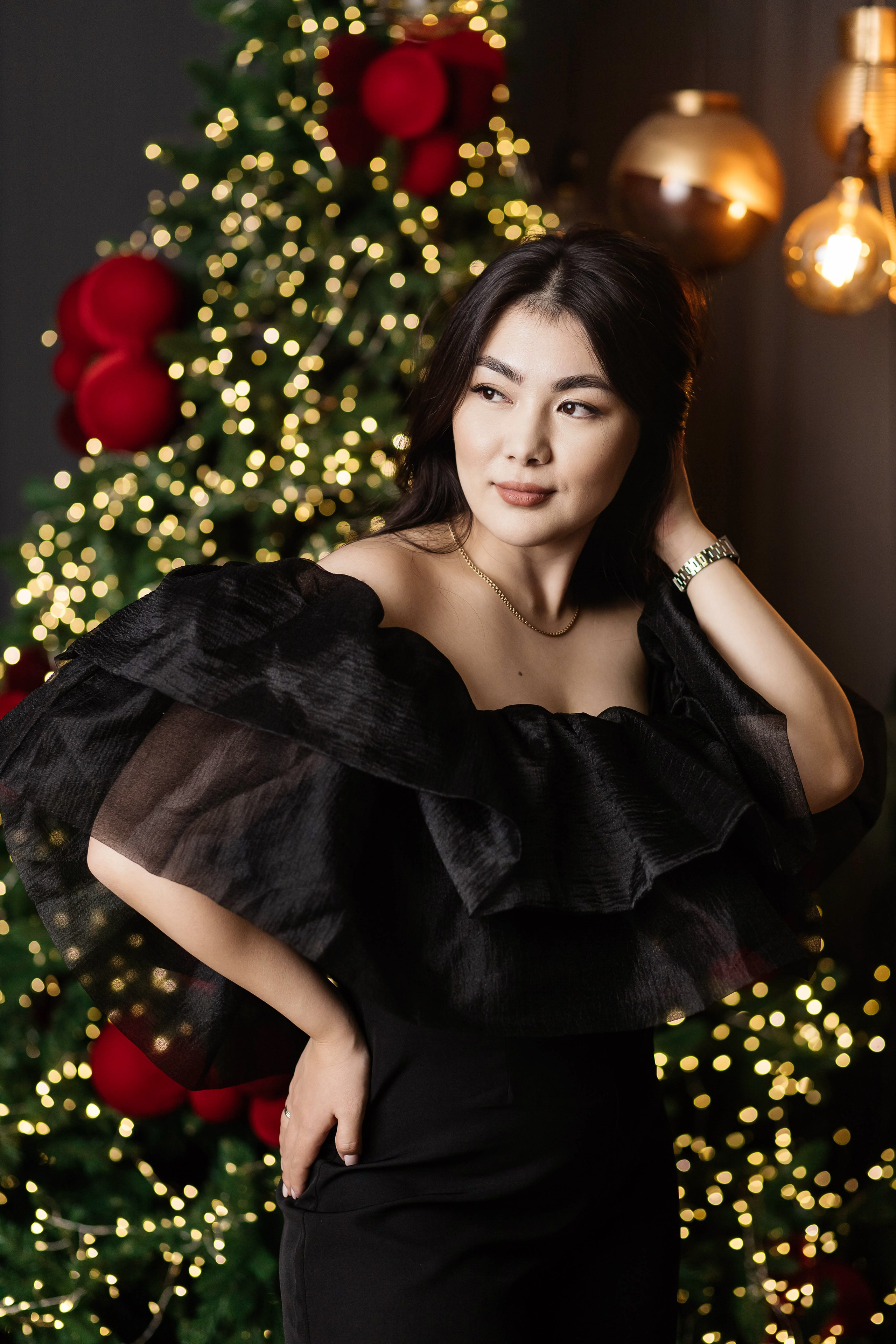 Семейная фотосессия Адия и Куан НГ 2026. Женский фотограф в Оренбурге Ирина Заводчикова