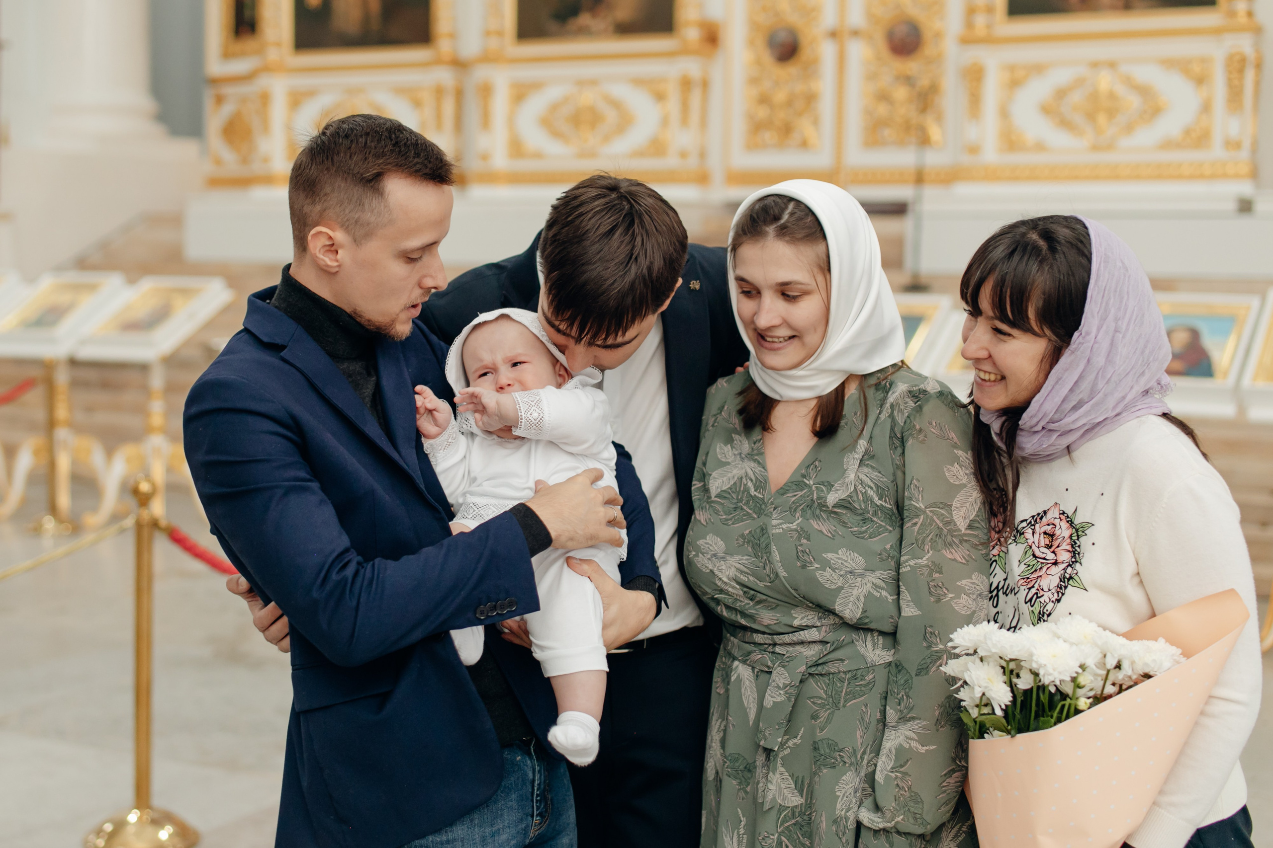 Крещение ребенка в Смольном соборе СПб. Фотограф крещение венчание в Петербурге! Помогает подобрать храм и посоветовал душевного батюшку в СПб