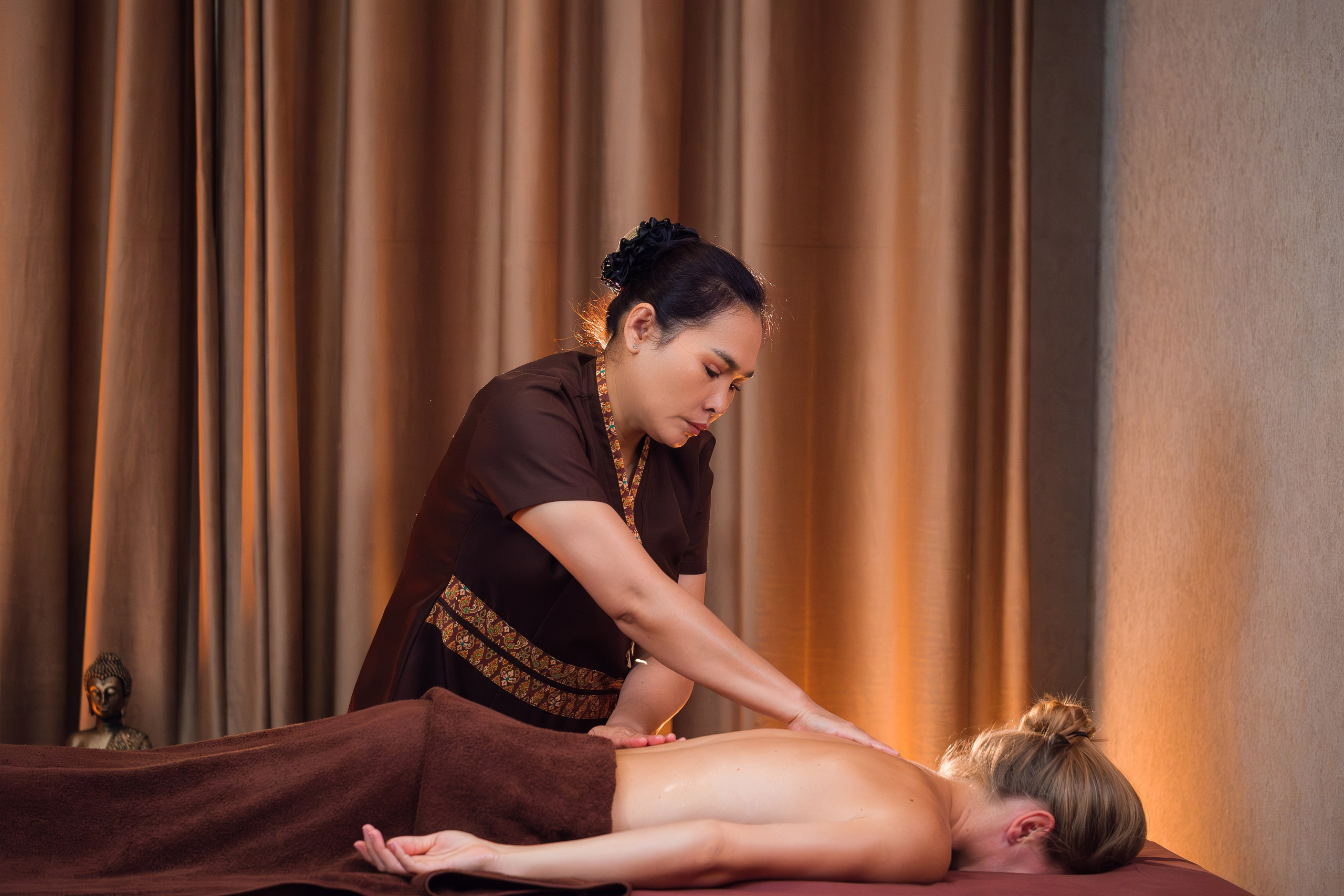 Контент фотосессия для тайского массажа в СПб