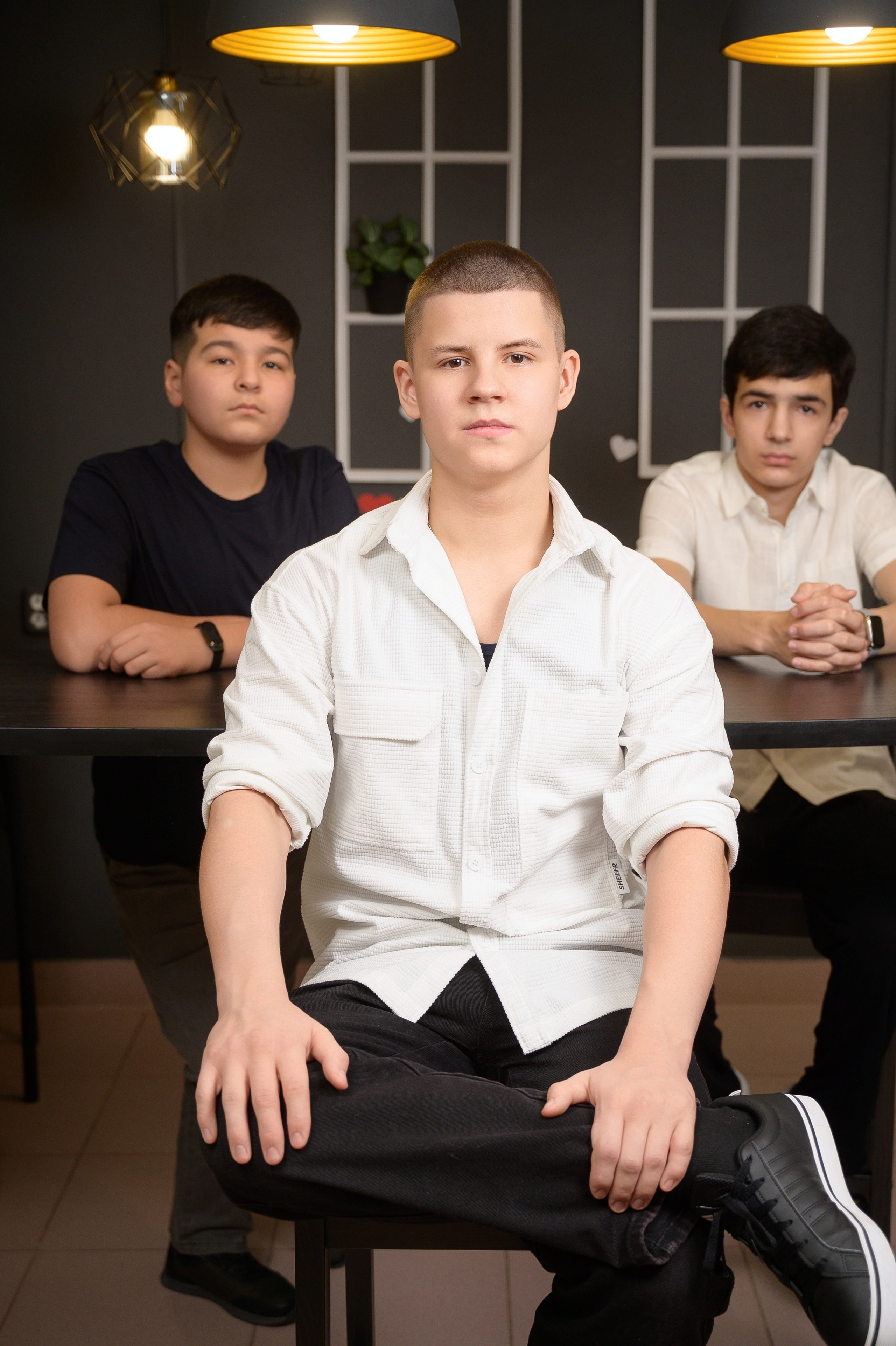 Фотографии старшеклассников для выпускных альбомов Нижневартовск | Портфолио. AR-t студия «Альбом+», г. Нижневартовск