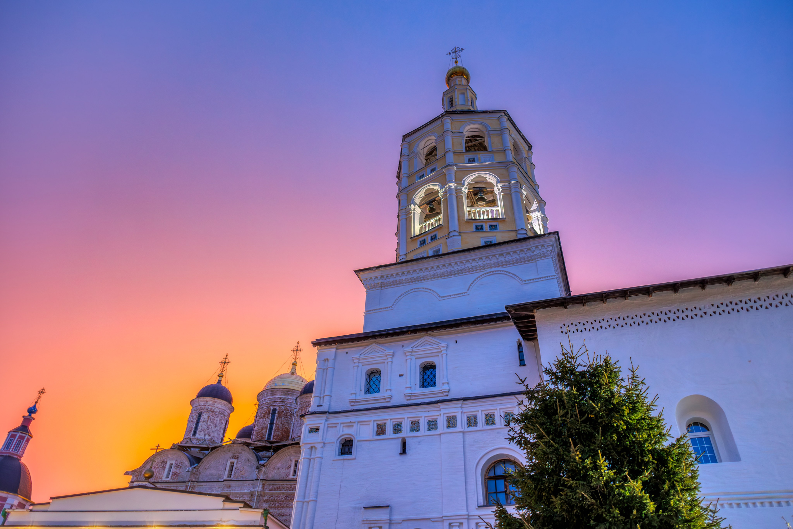 Свято-Пафнутьеву Боровскому монастырю. 1000 куполов России, фотопроект Вадима Квятковского и Надежды Ельцовой