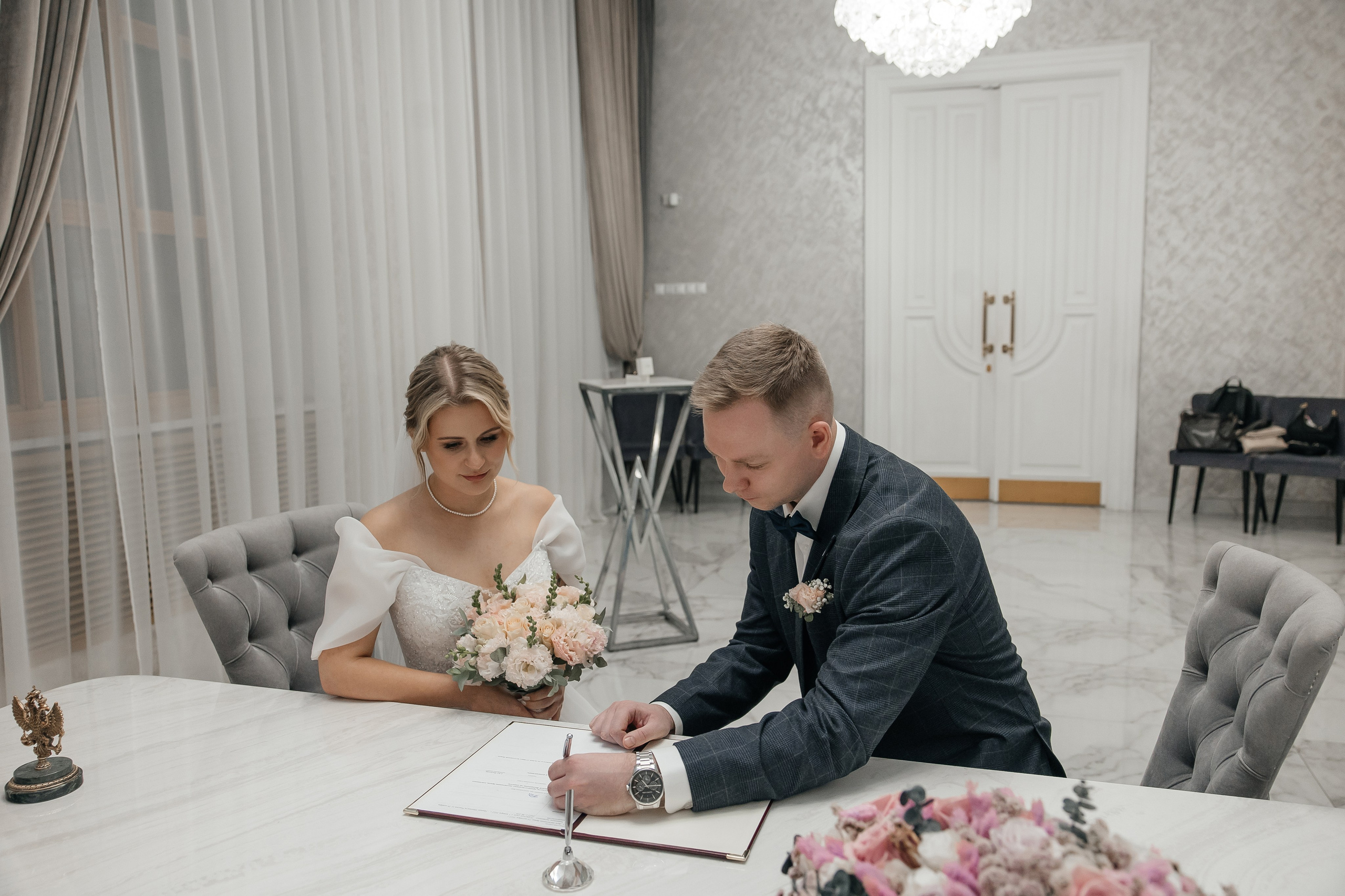 Регистрация брака в кутузовском загсе дворце бракосочетания. Свадебный фотограф в Москве Дарья Олендарёва