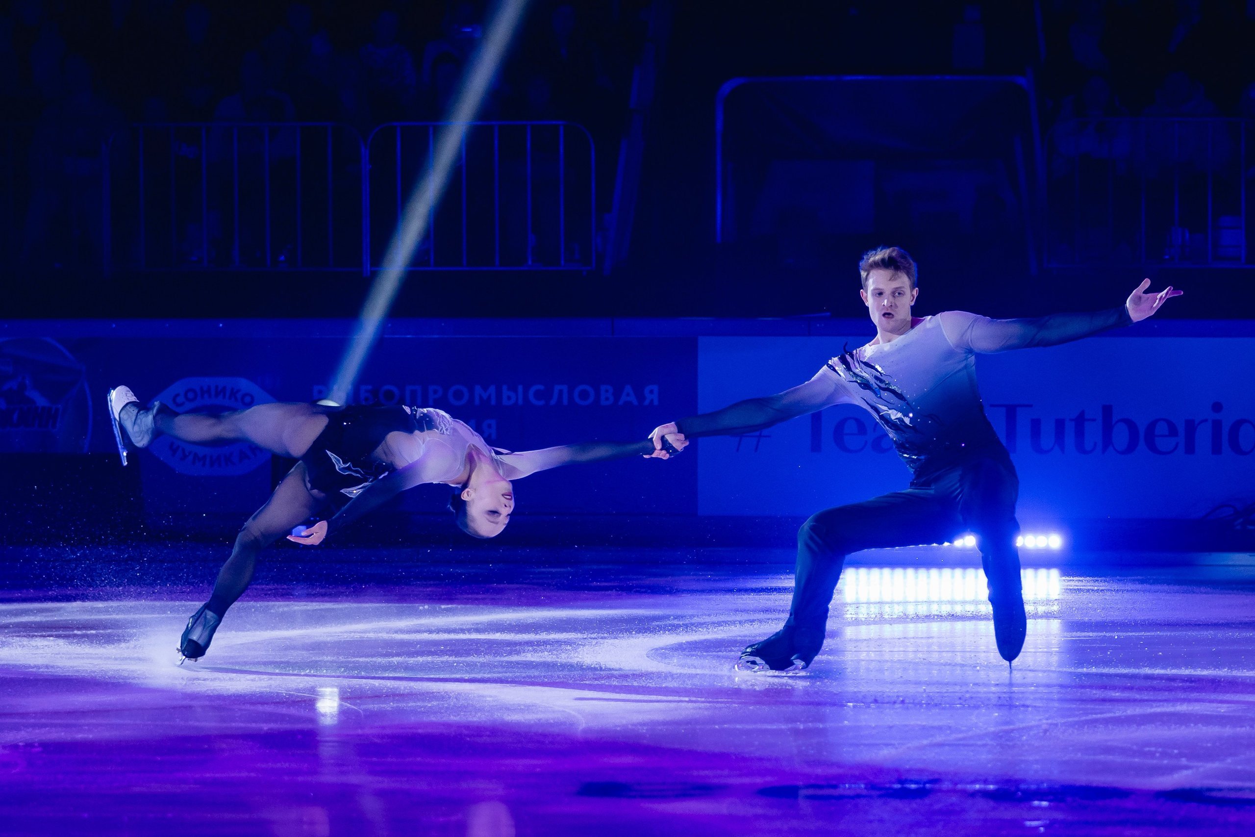 Шоу «Чемпионы на льду» в Новосибирске. Воробьева Ксения — Спортивный и танцевальный фотограф Новосибирск