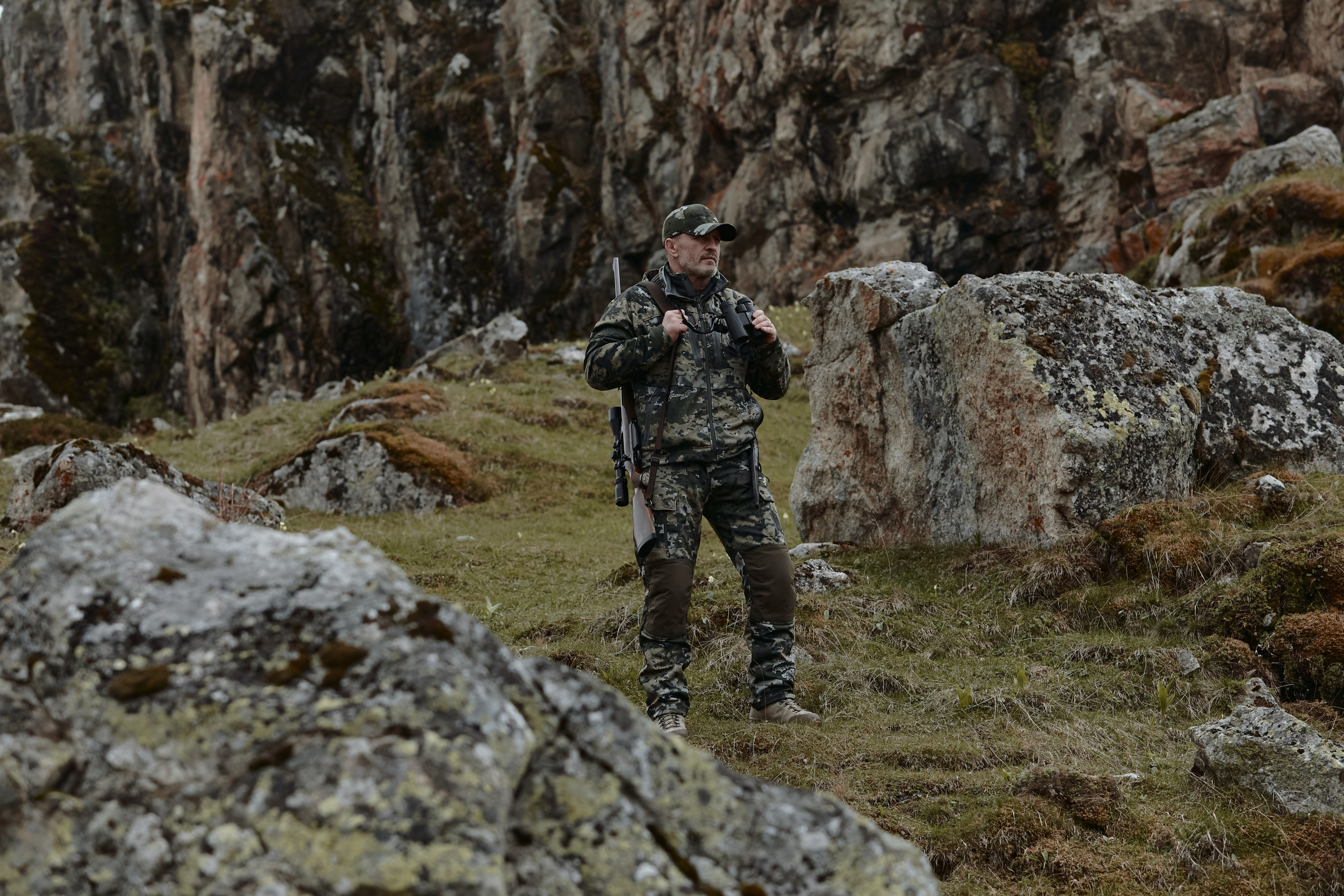 Съемка для бренда охотничьей одежды под ключ. Фотограф Продюсер в горах КБР / Москва Нальчик Горы
