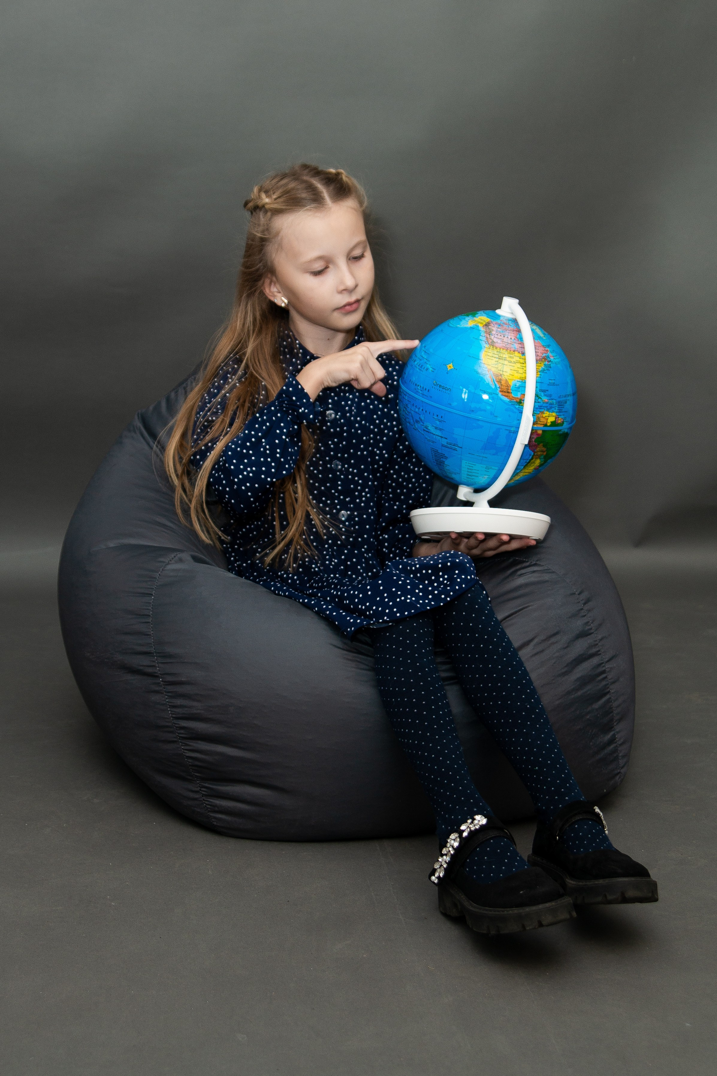 Фотосессия в студии для выпускных альбомов (начальная школа). Выпускные Альбомы и Фотосессии п. Кавалерово