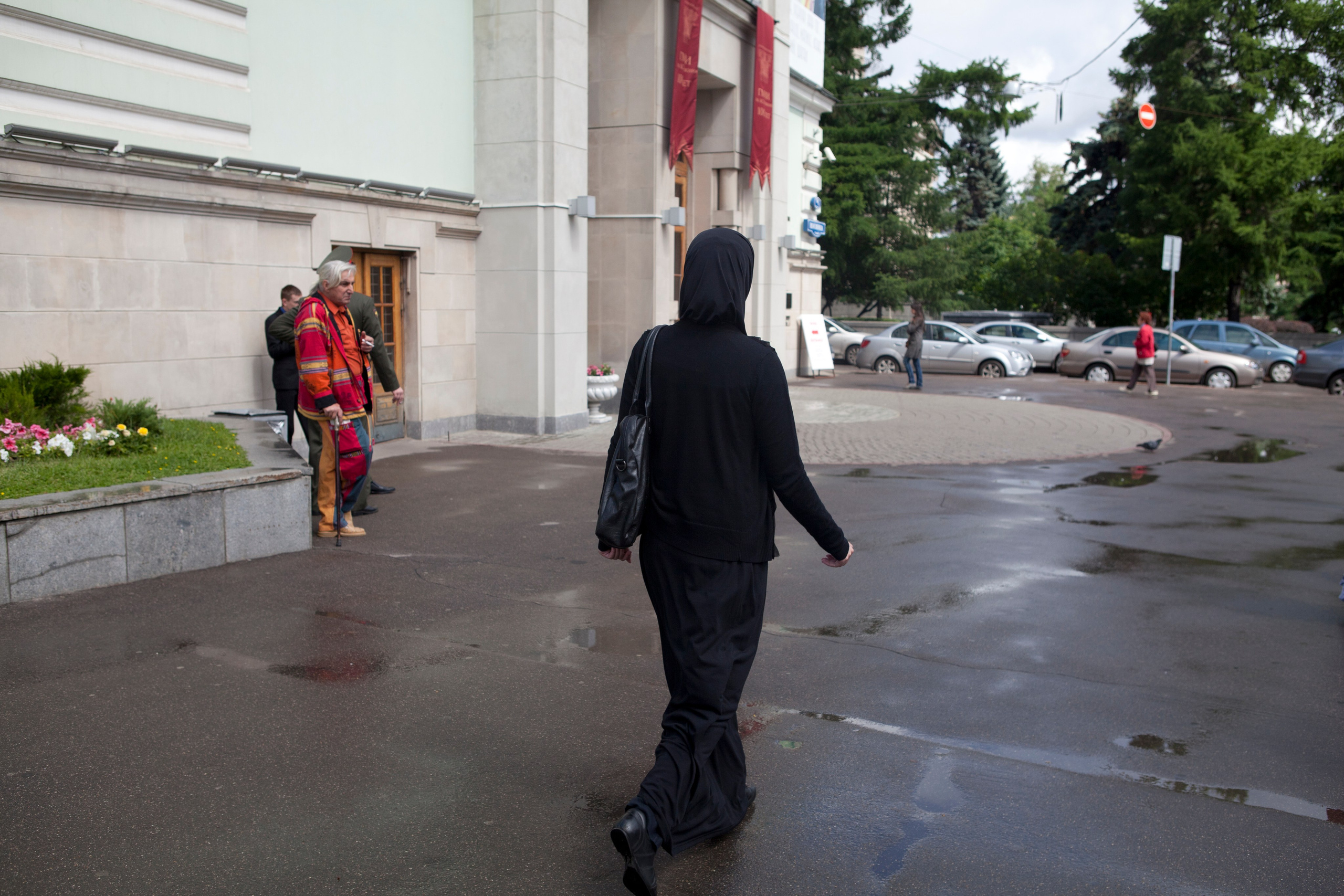 HIJAB WALKING AROUND MOSCOW 2012. Ilmira Bolotyan — Interdisciplinary Artist and Curator