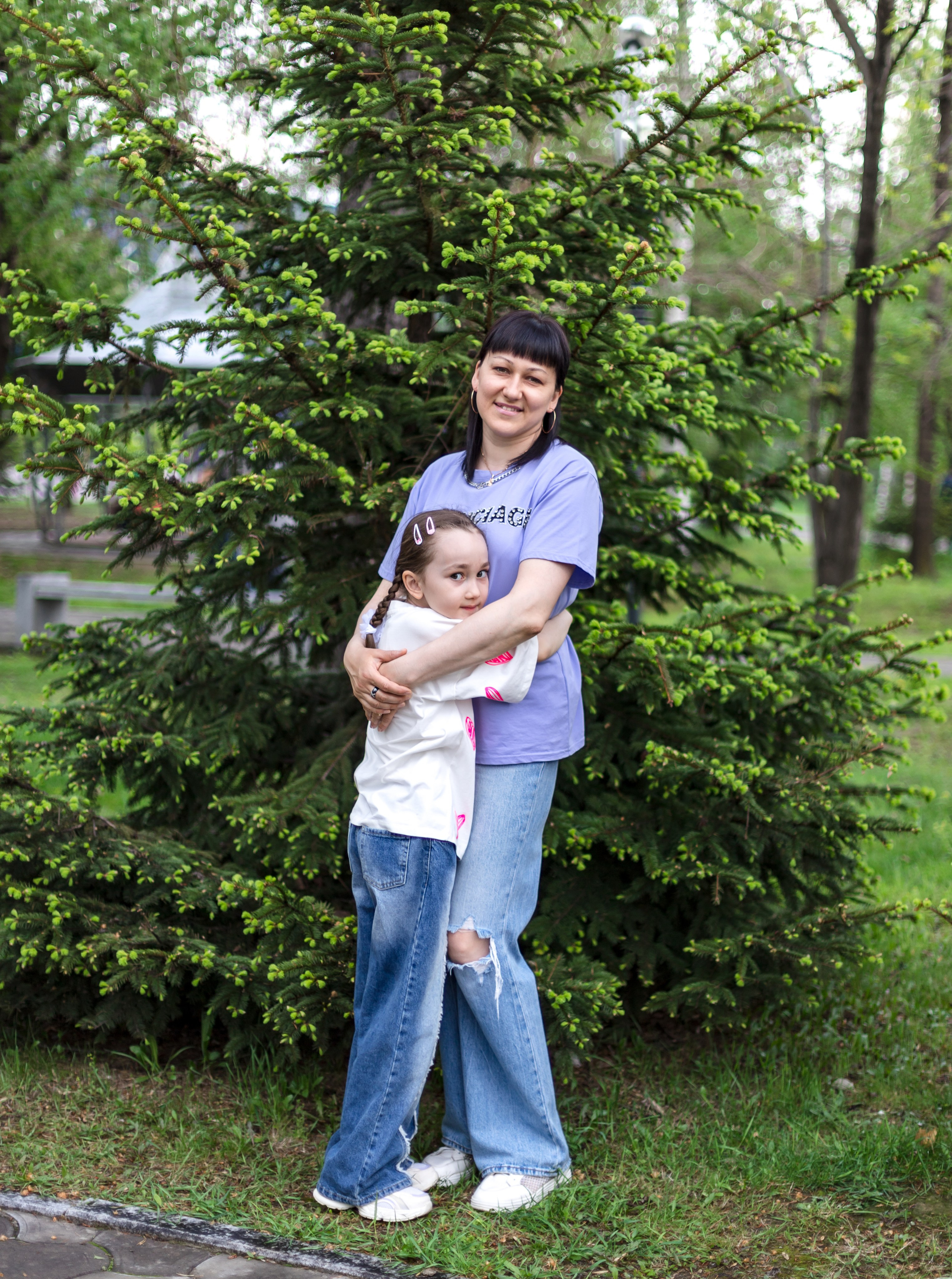 Мадина в цветущем парке. Семейный и детский фотограф в Хабаровске Алевтина Проскурякова