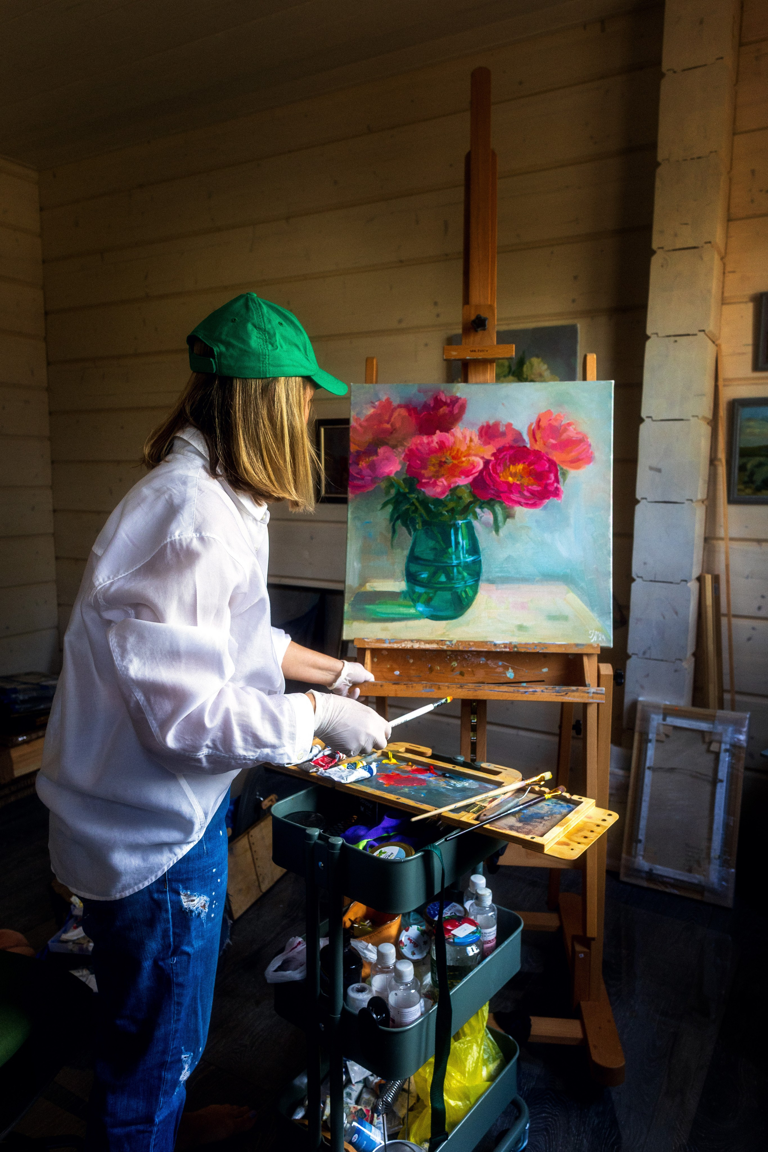 Фото в мастерской художника