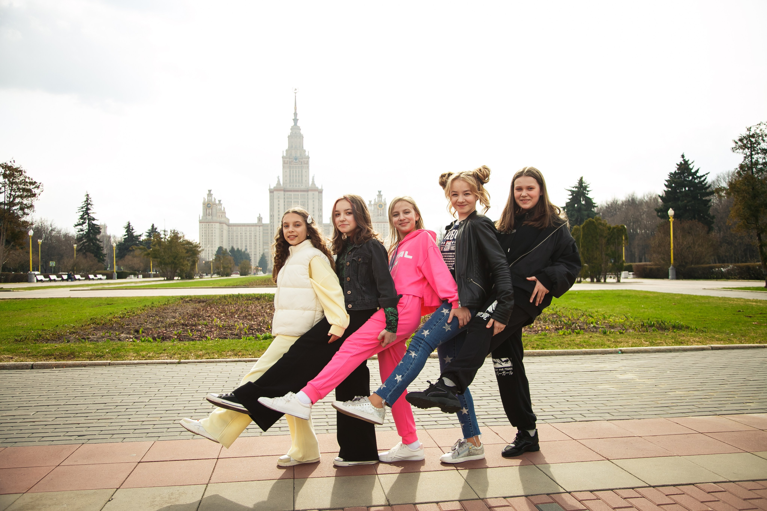Акции от фотостудии Вышка. Выпускной альбом в Москве и Домодедово Вышка Школьный фотограф