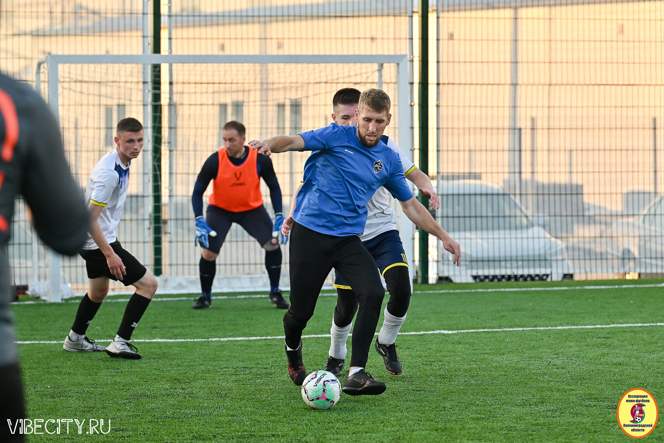 ИГРЫ МИНИ-ФУТБОЛЬНОЙ И КОРПОРАТИВНОЙ ЛИГИ. VIBECITY.RU Вайб Сити Ру Фоторепортажи Фотоотчеты Калининград