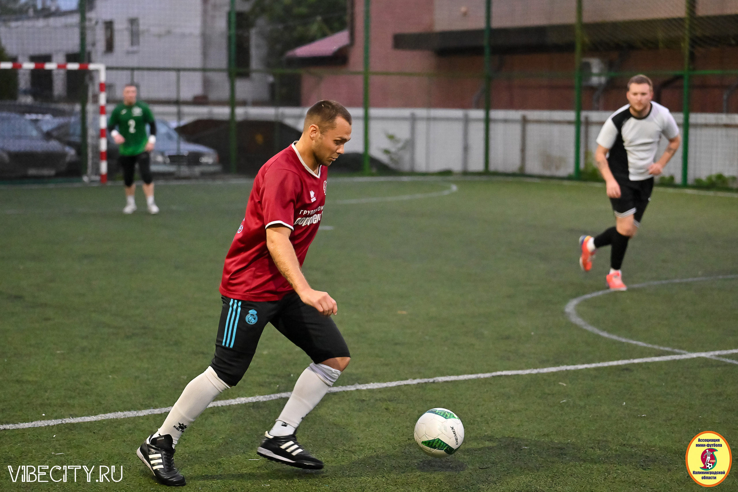 ИГРЫ МИНИ-ФУТБОЛЬНОЙ И КОРПОРАТИВНОЙ ЛИГИ. VIBECITY.RU Вайб Сити Ру Фоторепортажи Фотоотчеты Калининград