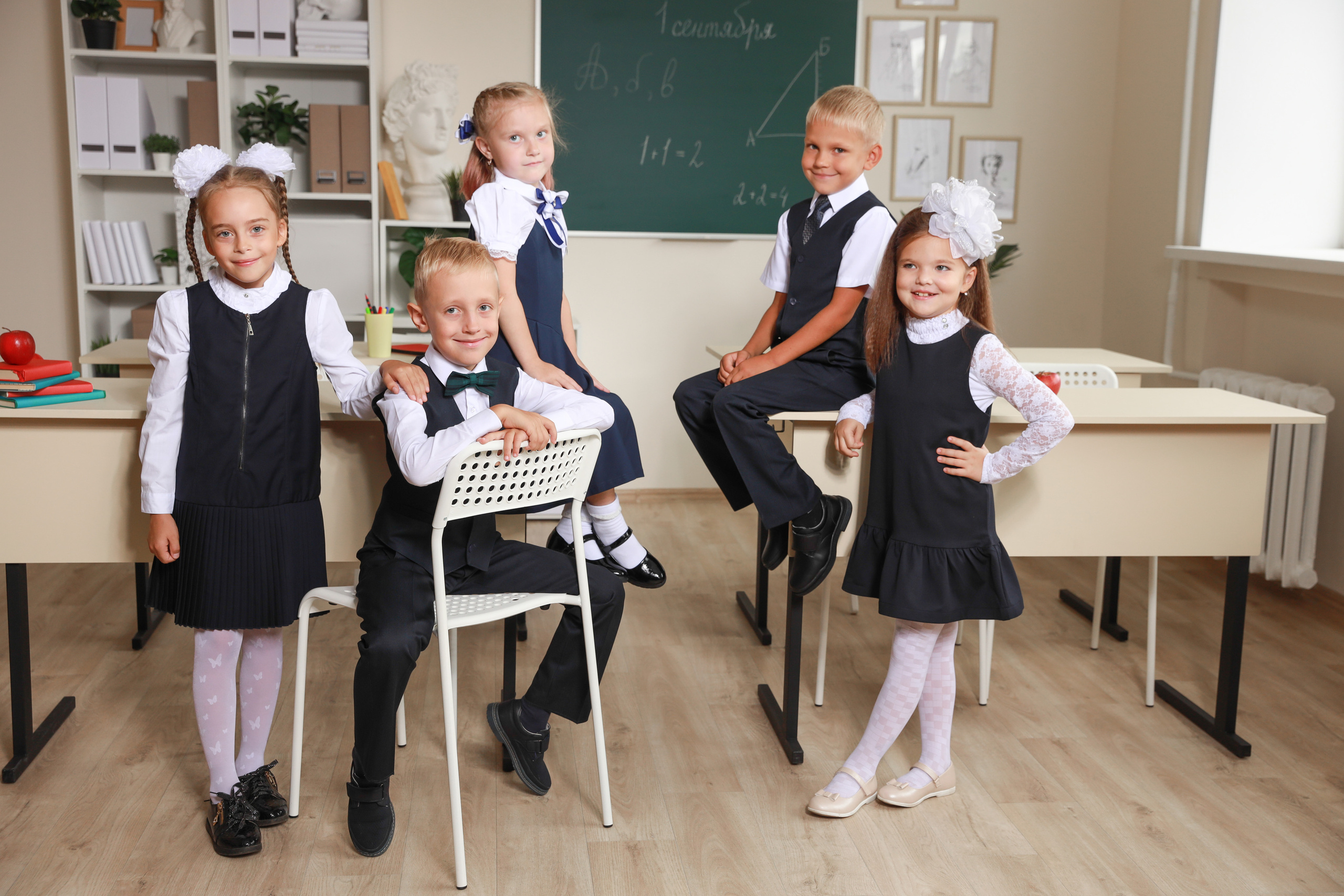 Команда фотостудии Fotobook. Выпускные альбомы в Тюмени для школ, садов, вузов спортивных секций