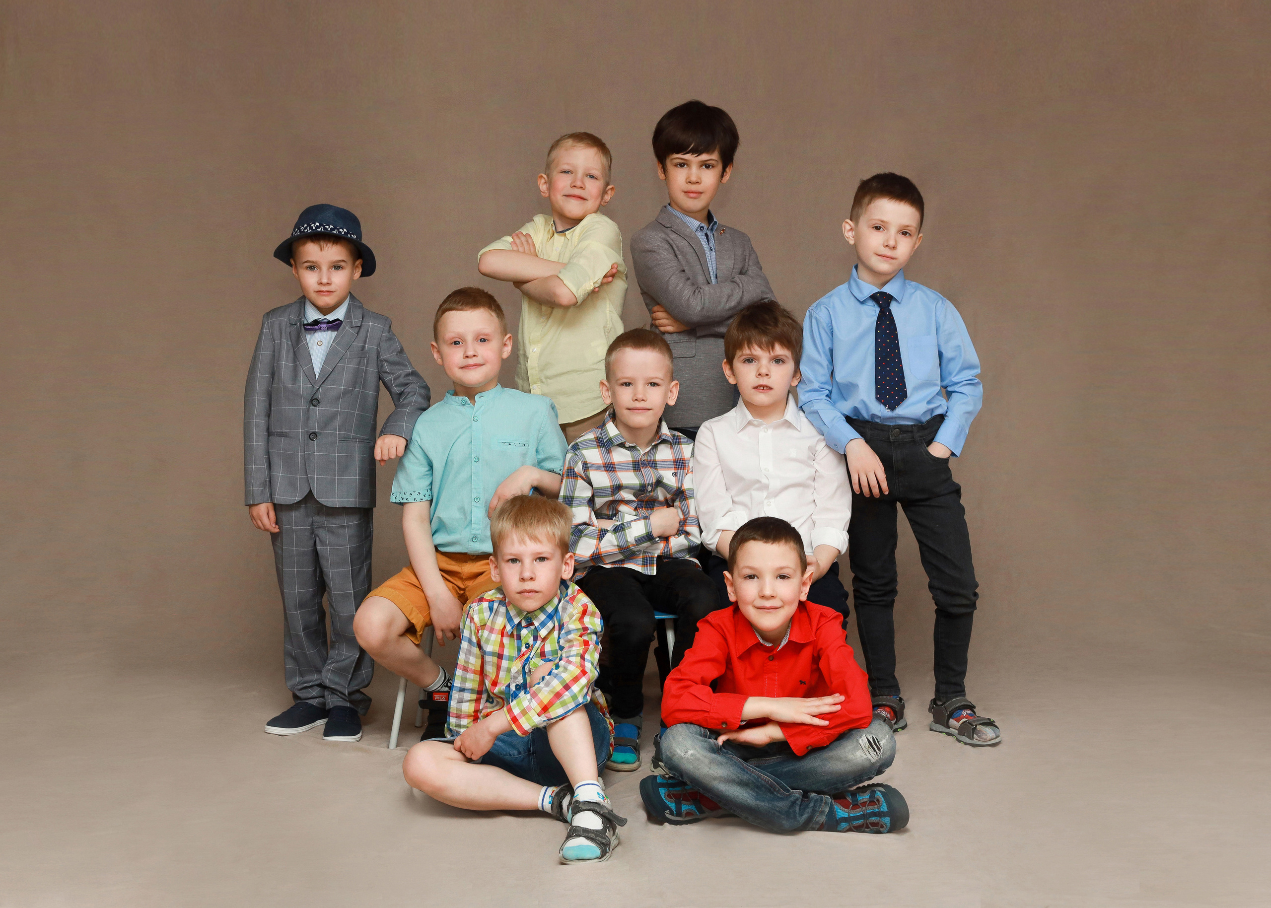 Команда фотостудии Fotobook. Выпускные альбомы в Тюмени для школ, садов, вузов спортивных секций