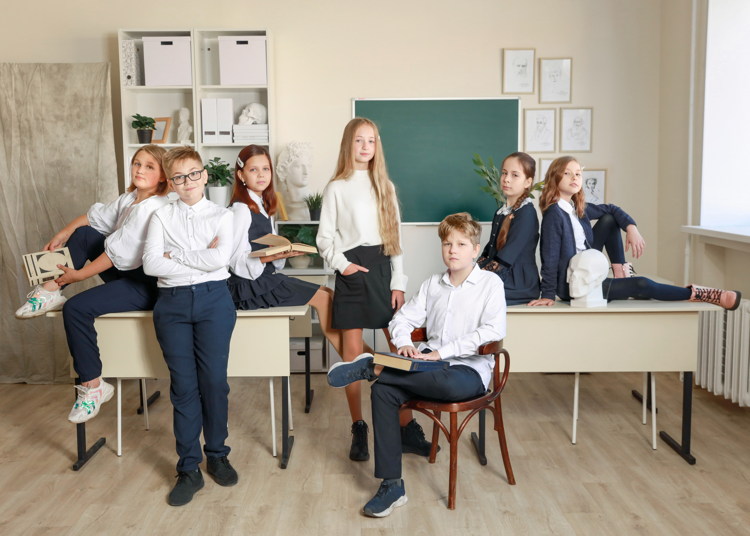 Команда фотостудии Fotobook. Выпускные альбомы в Тюмени для школ, садов, вузов спортивных секций