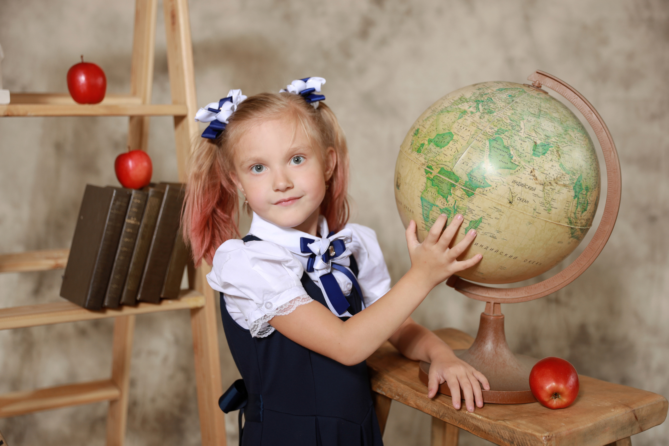 Команда фотостудии Fotobook. Выпускные альбомы в Тюмени для школ, садов, вузов спортивных секций