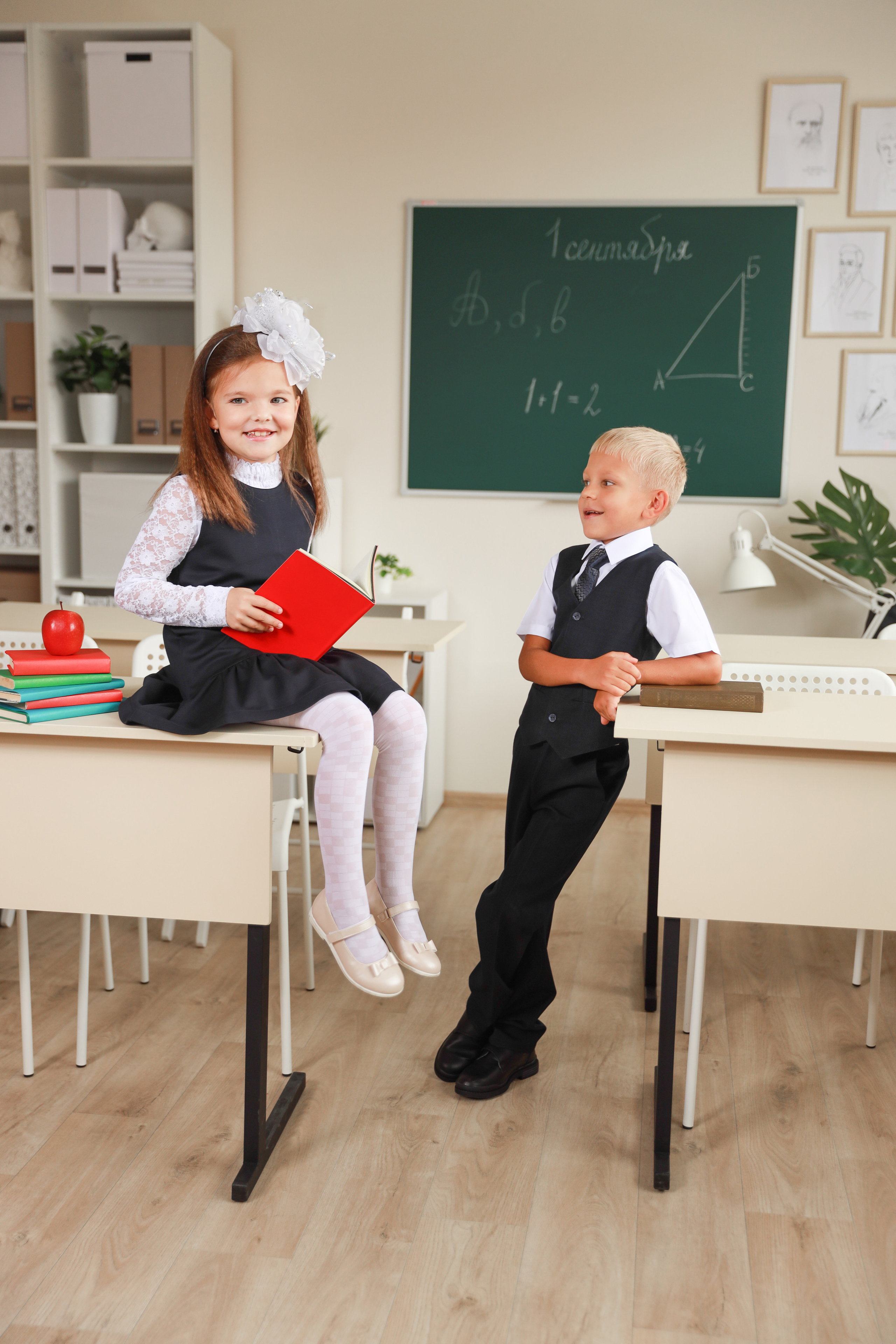 Команда фотостудии Fotobook. Выпускные альбомы в Тюмени для школ, садов, вузов спортивных секций