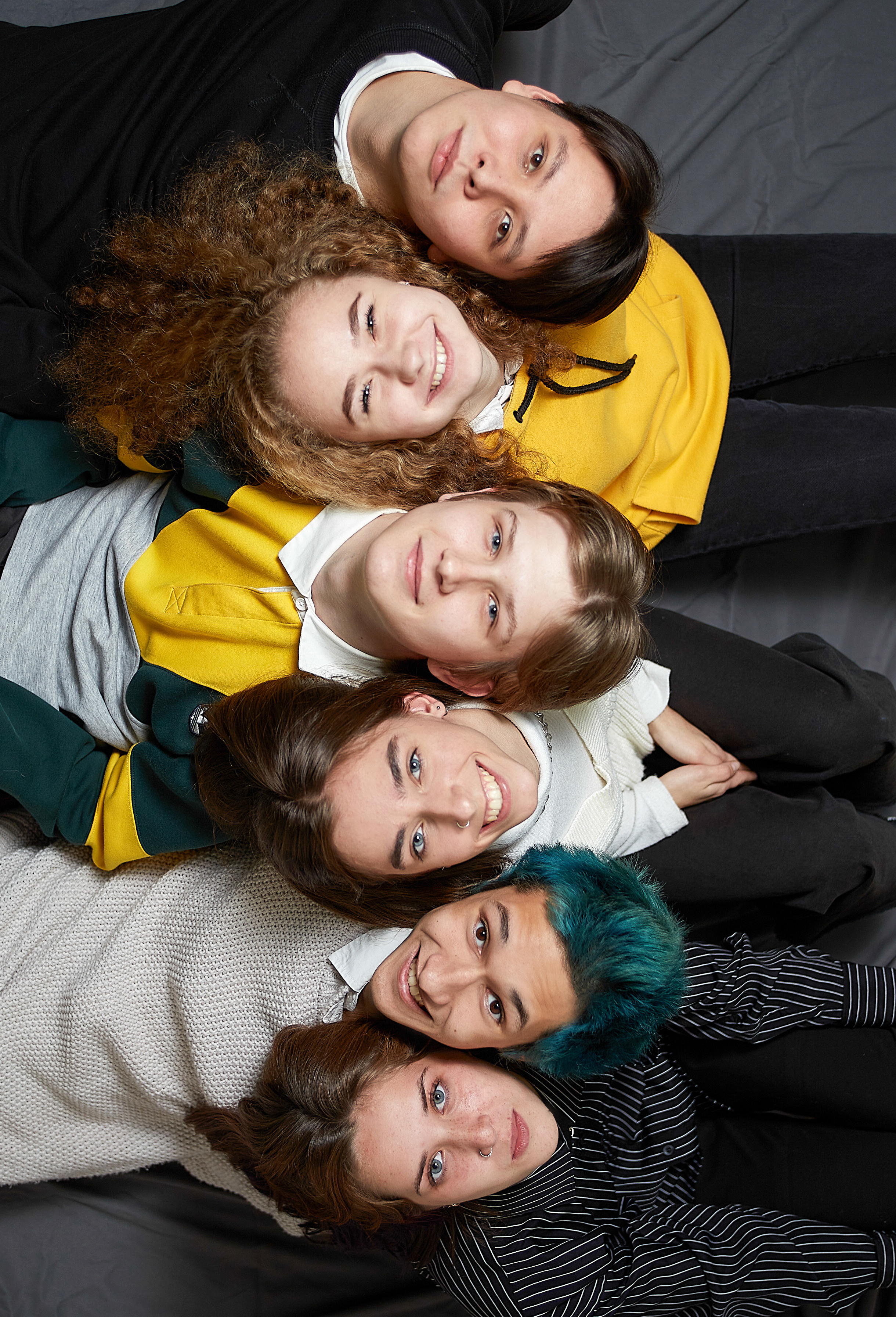 Команда фотостудии Fotobook. Выпускные альбомы в Тюмени для школ, садов, вузов спортивных секций