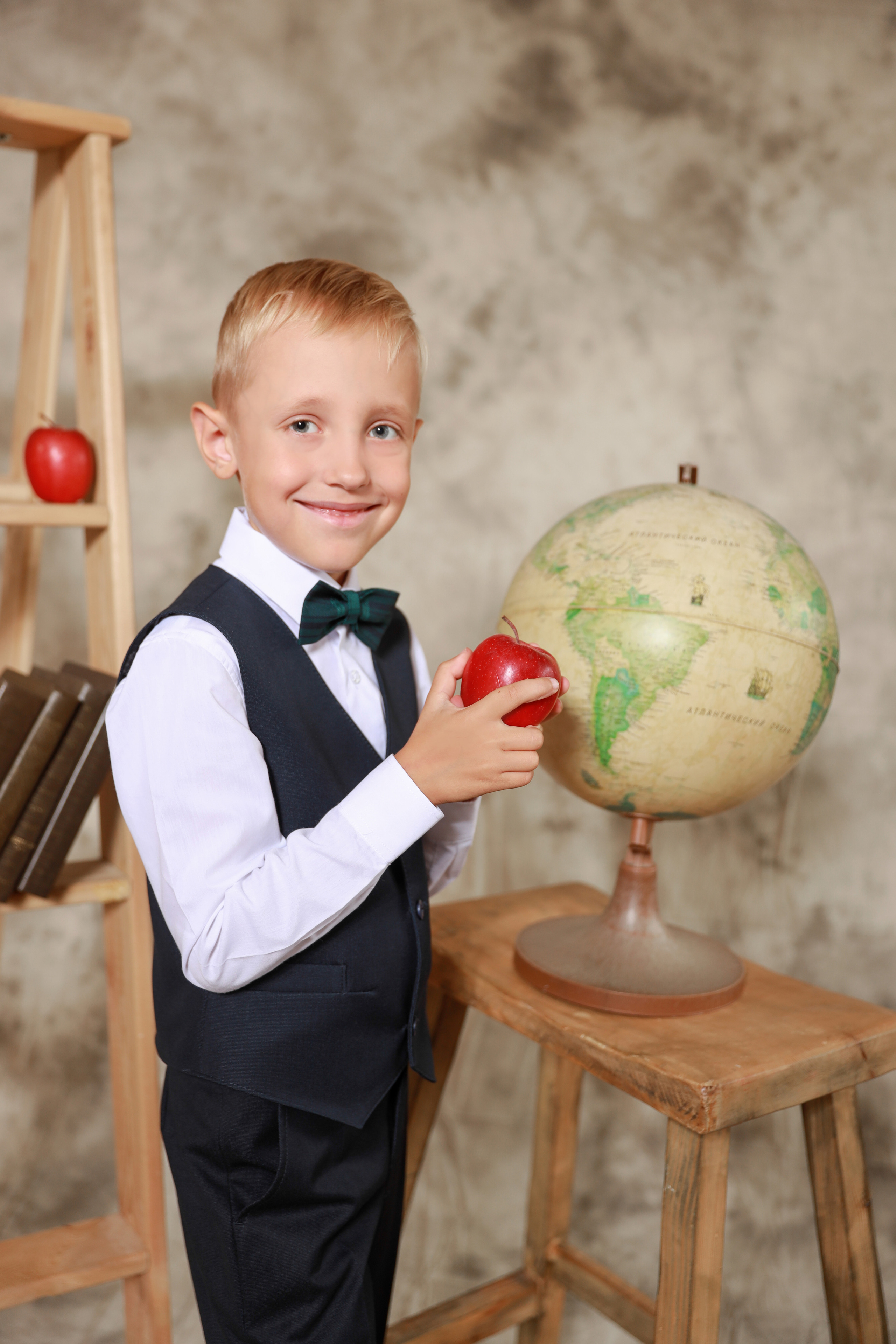 Команда фотостудии Fotobook. Выпускные альбомы в Тюмени для школ, садов, вузов спортивных секций