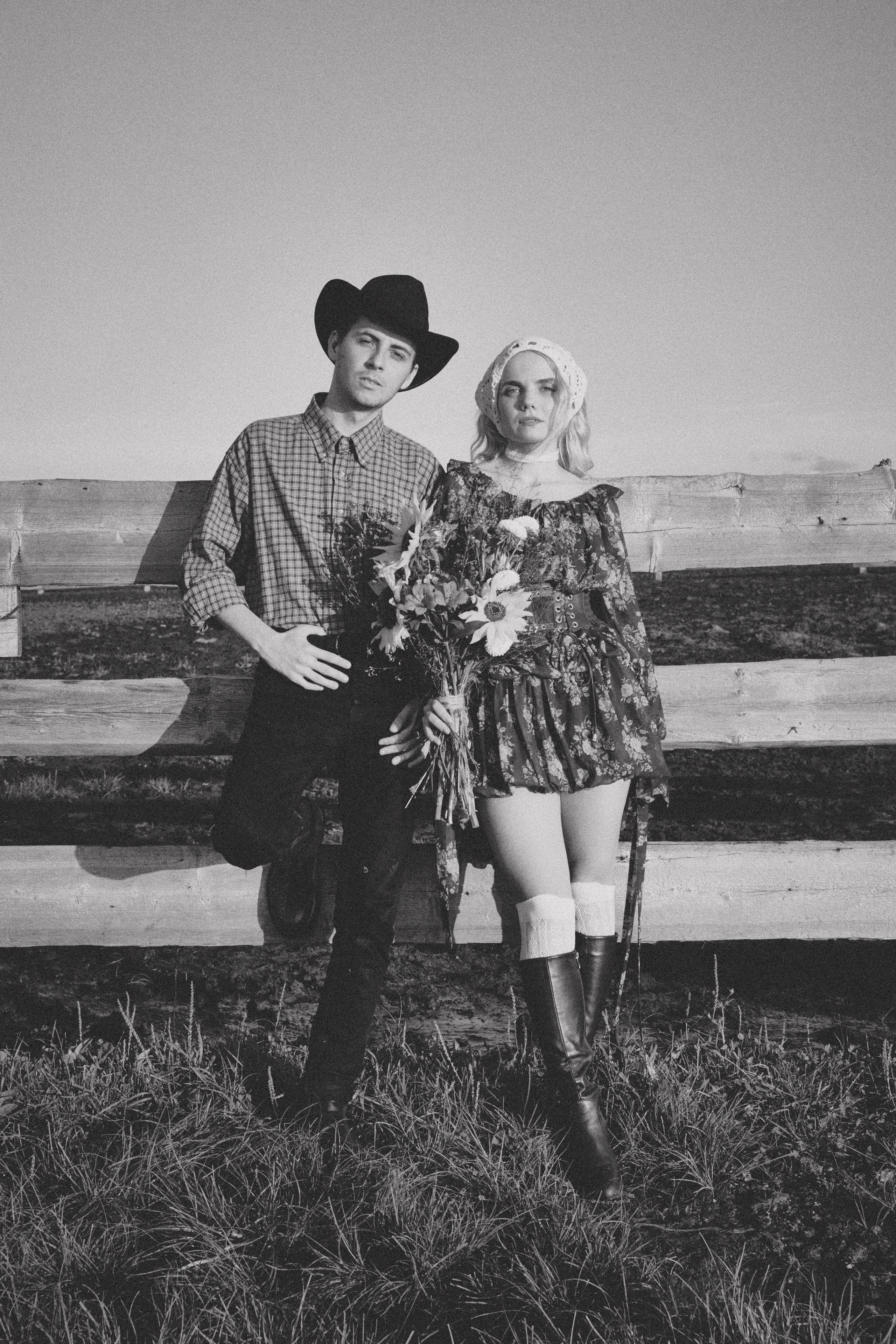 съемка лавстори в поле в стиле кантри