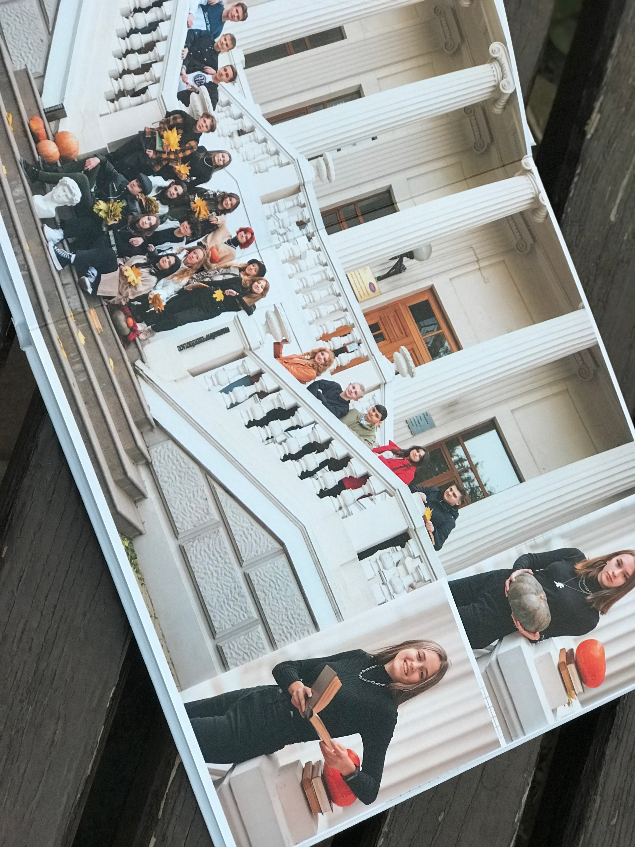 ШКОЛЬНАЯ ВЫПУСКНАЯ КНИГА (формат 23 на 23). Фотограф в Ростове на Дону