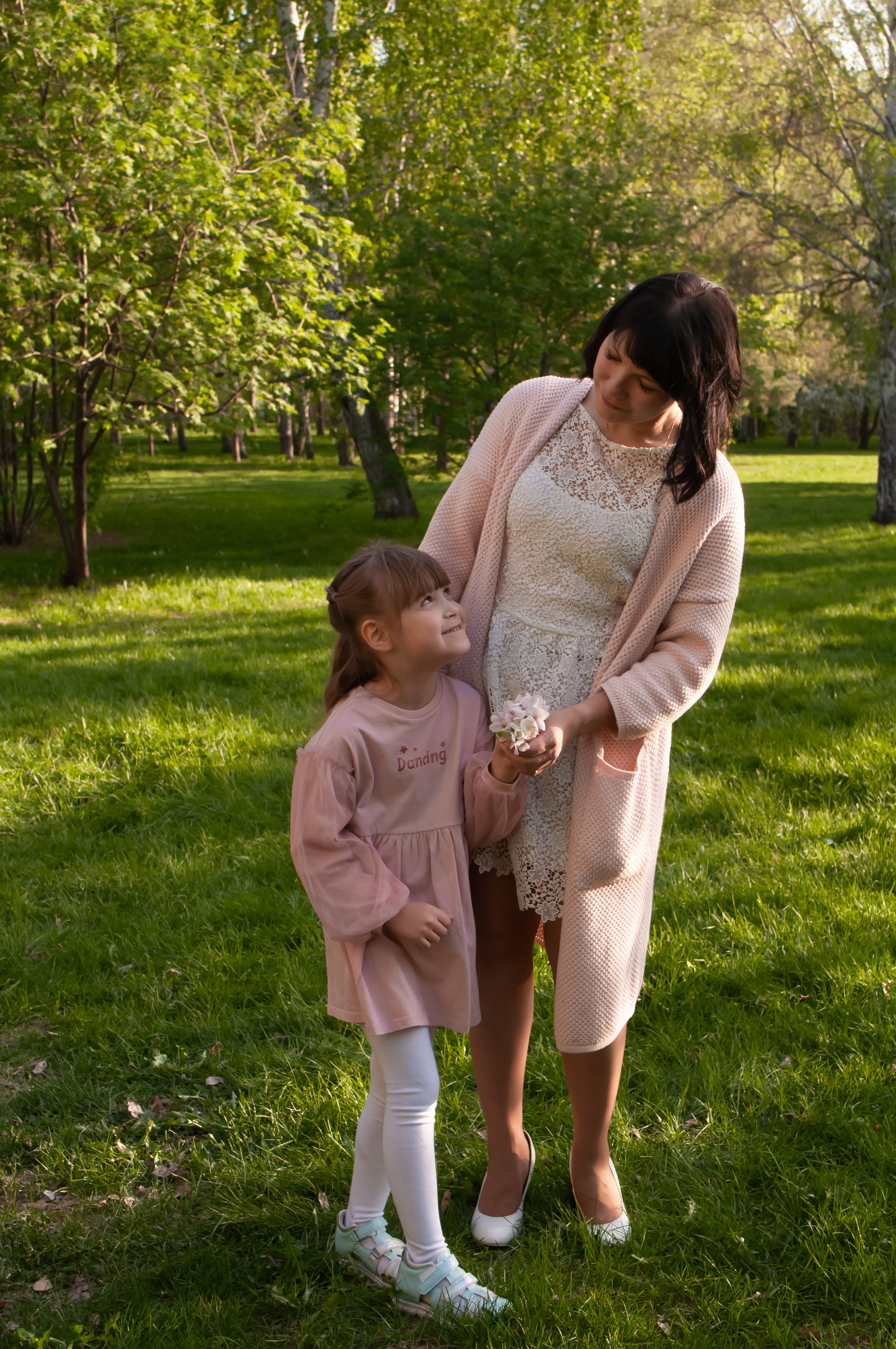 День девочек — съемка в цветущих яблонях. Семейный и детский фотограф в Екатеринбурге Наталия Акимова