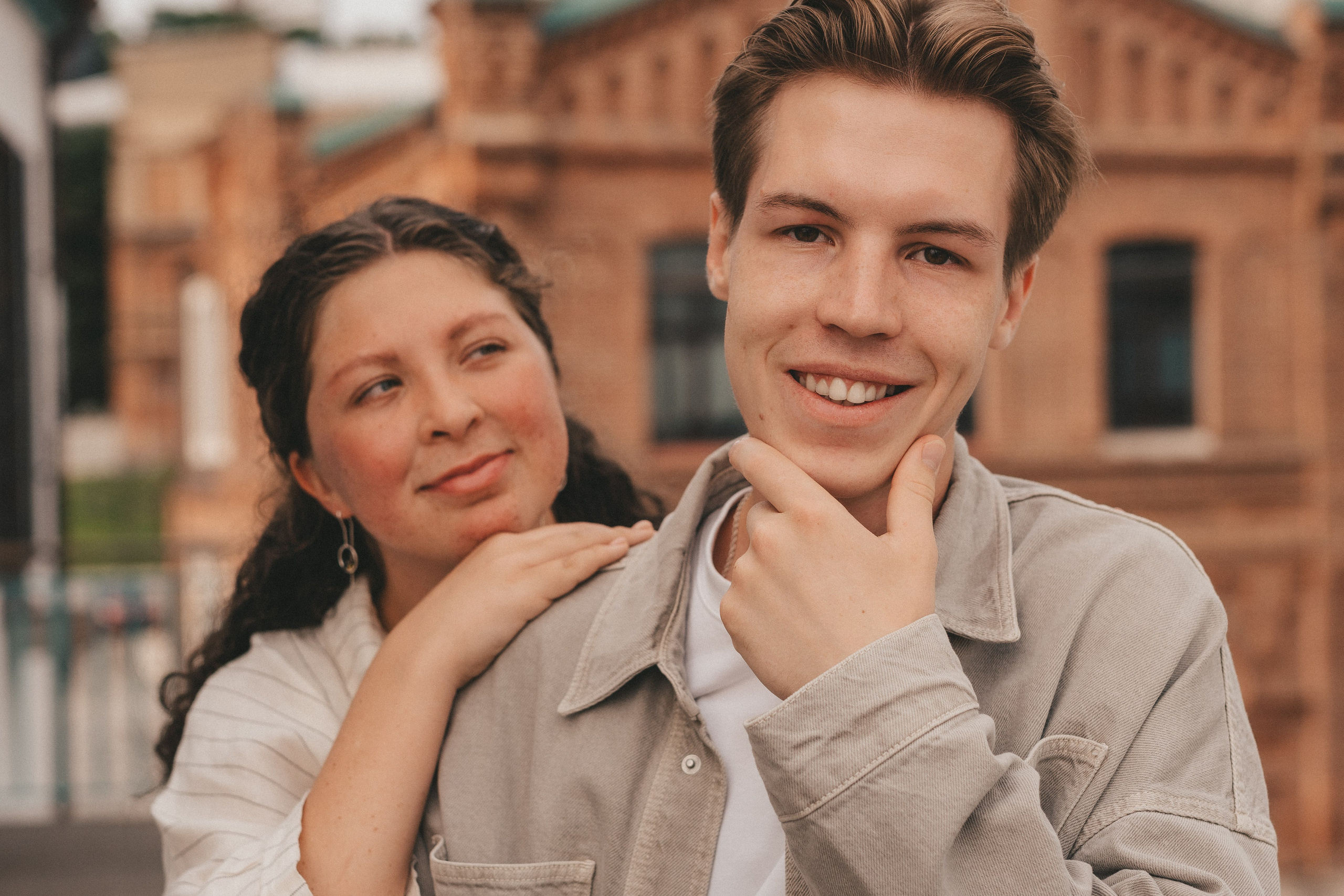 Взрослые брат и сестра, съемка во Владивостоке. Портретный и семейный фотограф во Владивостоке Светлана Мухильченко