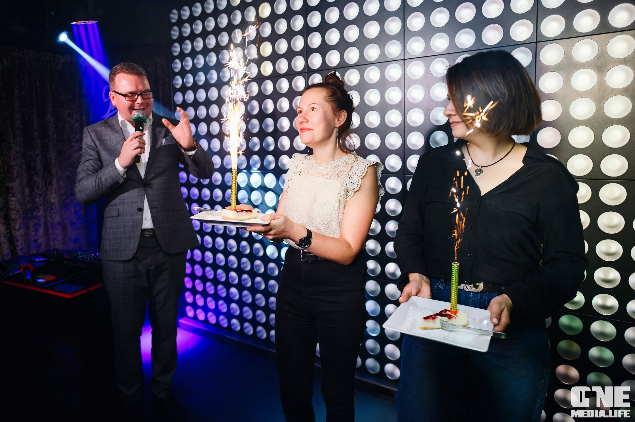 Фоторепортаж из караоке-клуба Эйфория. One Media Life: фоторепортажи, фотоотчеты с мероприятий и заведений