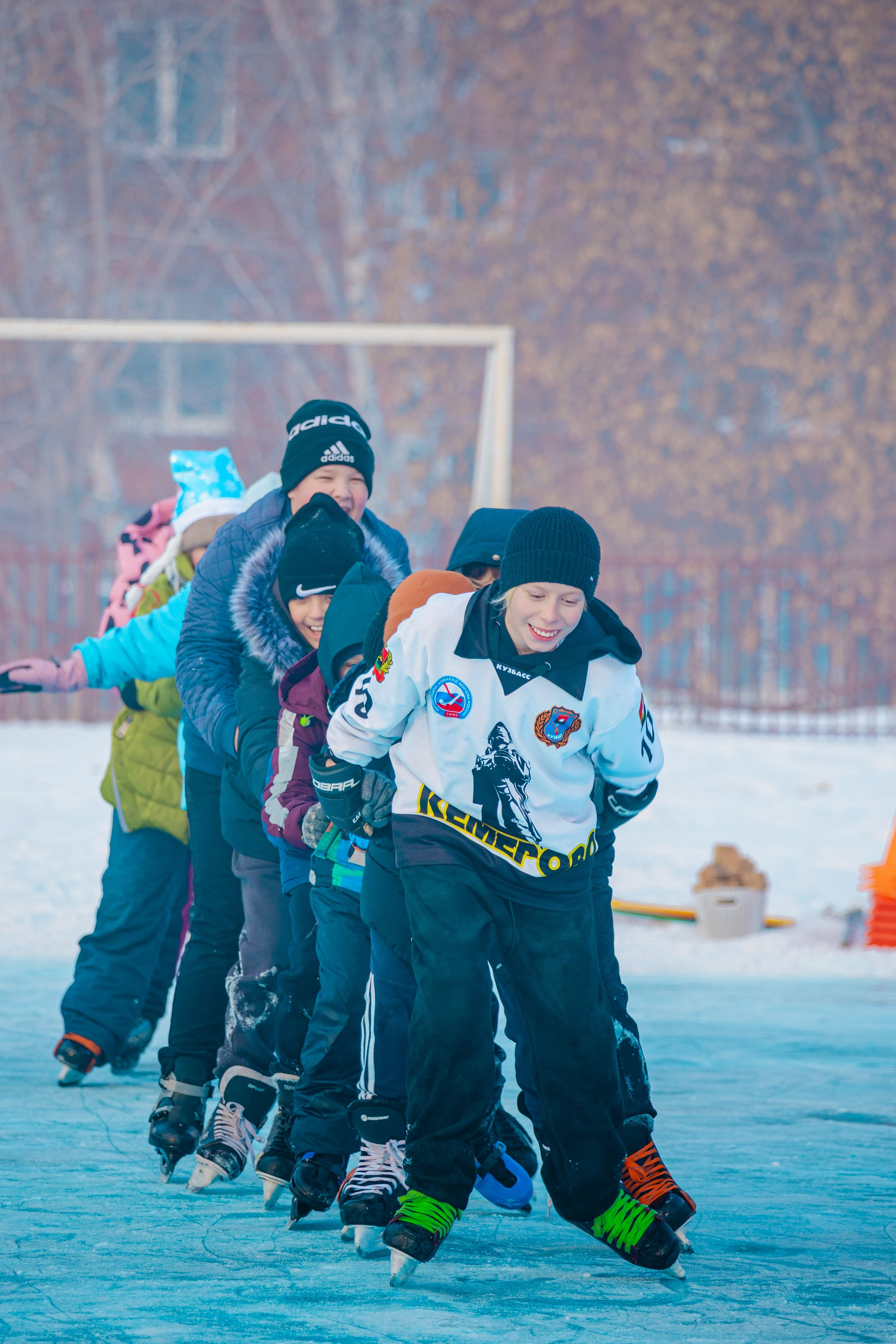 Открытие катка в СОШ 37. Фотограф Князев Сергей