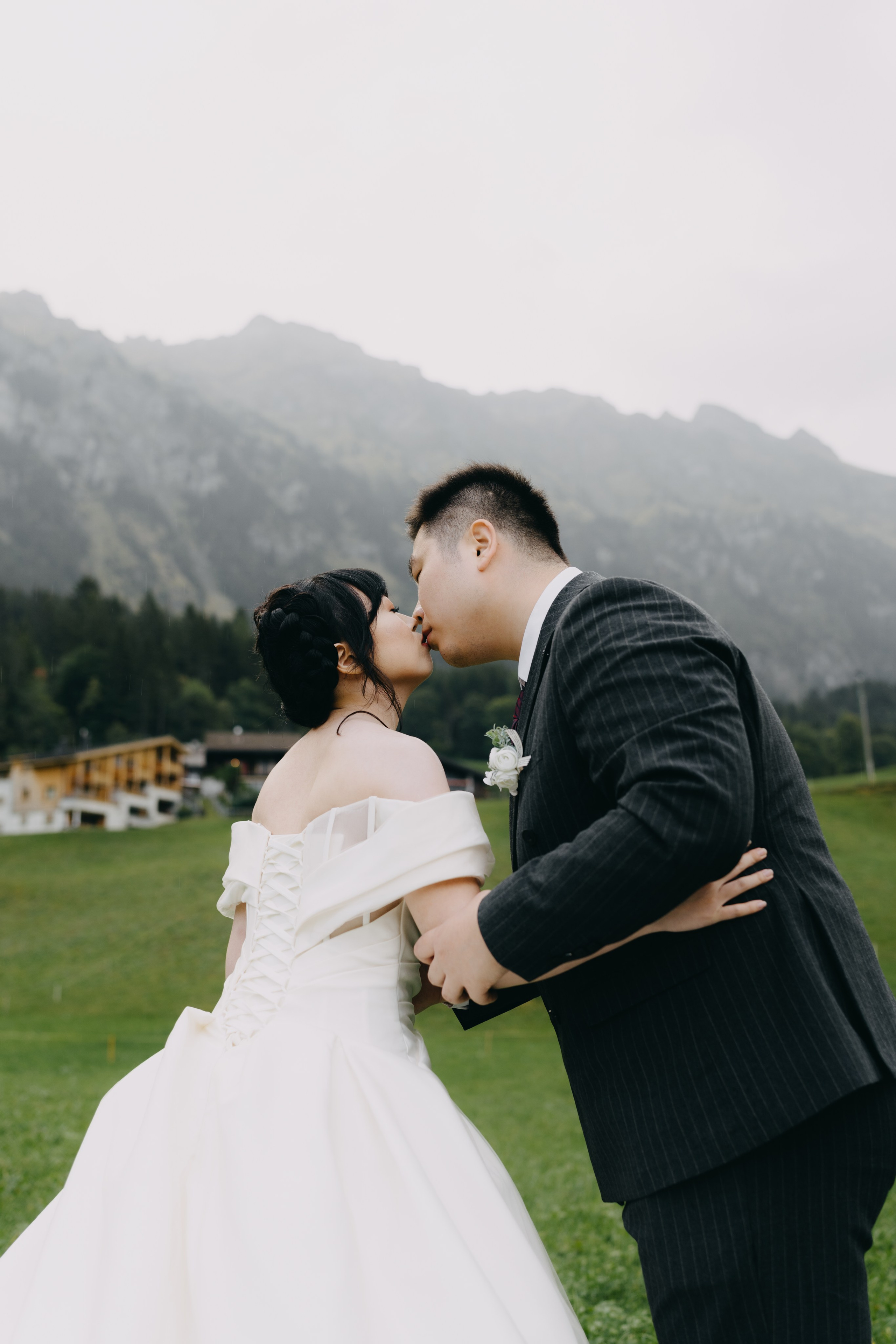 Wedding Photography elopement in Switzerland Europe. Professional Wedding Photographer Geneva & Romande Switzerland | Tanya Creator