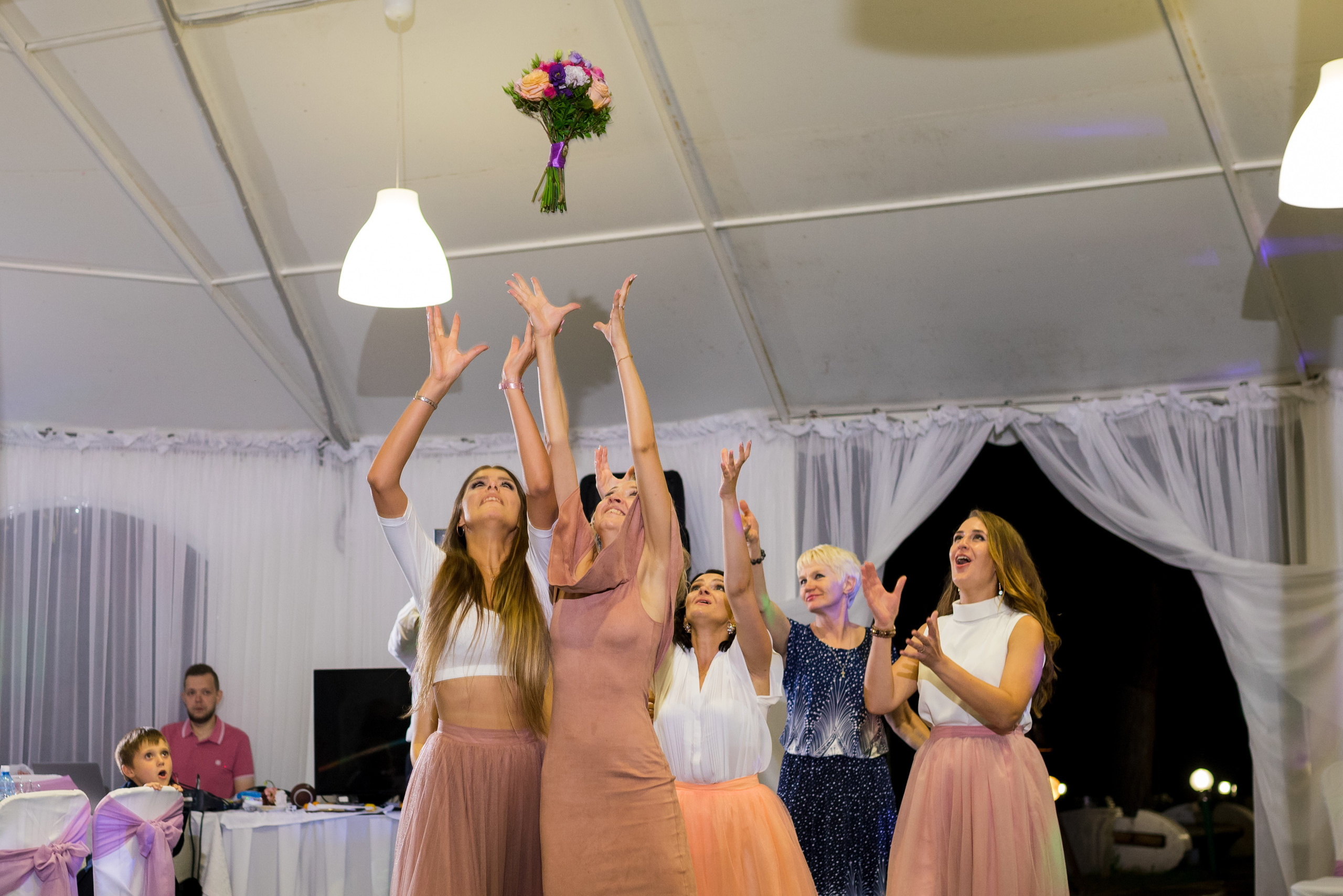 Свадебные фото счастливых людей. Сергей Богомолов. Свадебный и семейный фотограф