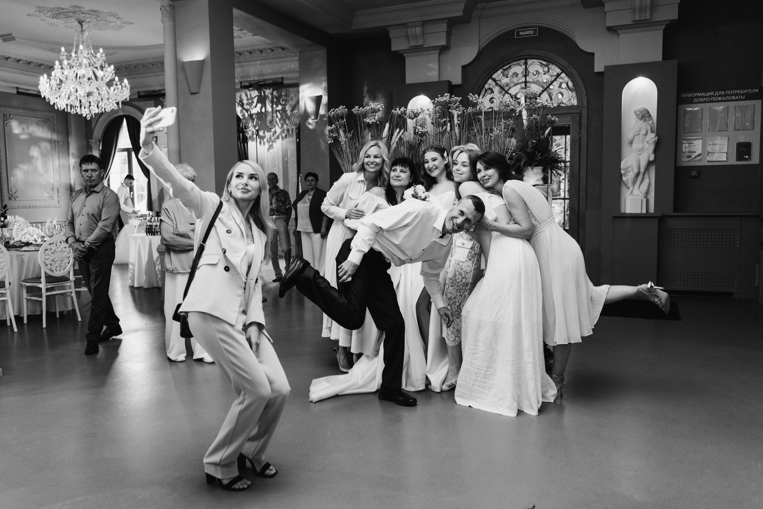 Современная свадьба с винтажным шлейфом в Санкт-Петербурге. Фотограф в Мурманске, Североморске и Санкт-Петербурге Валерия Козлова