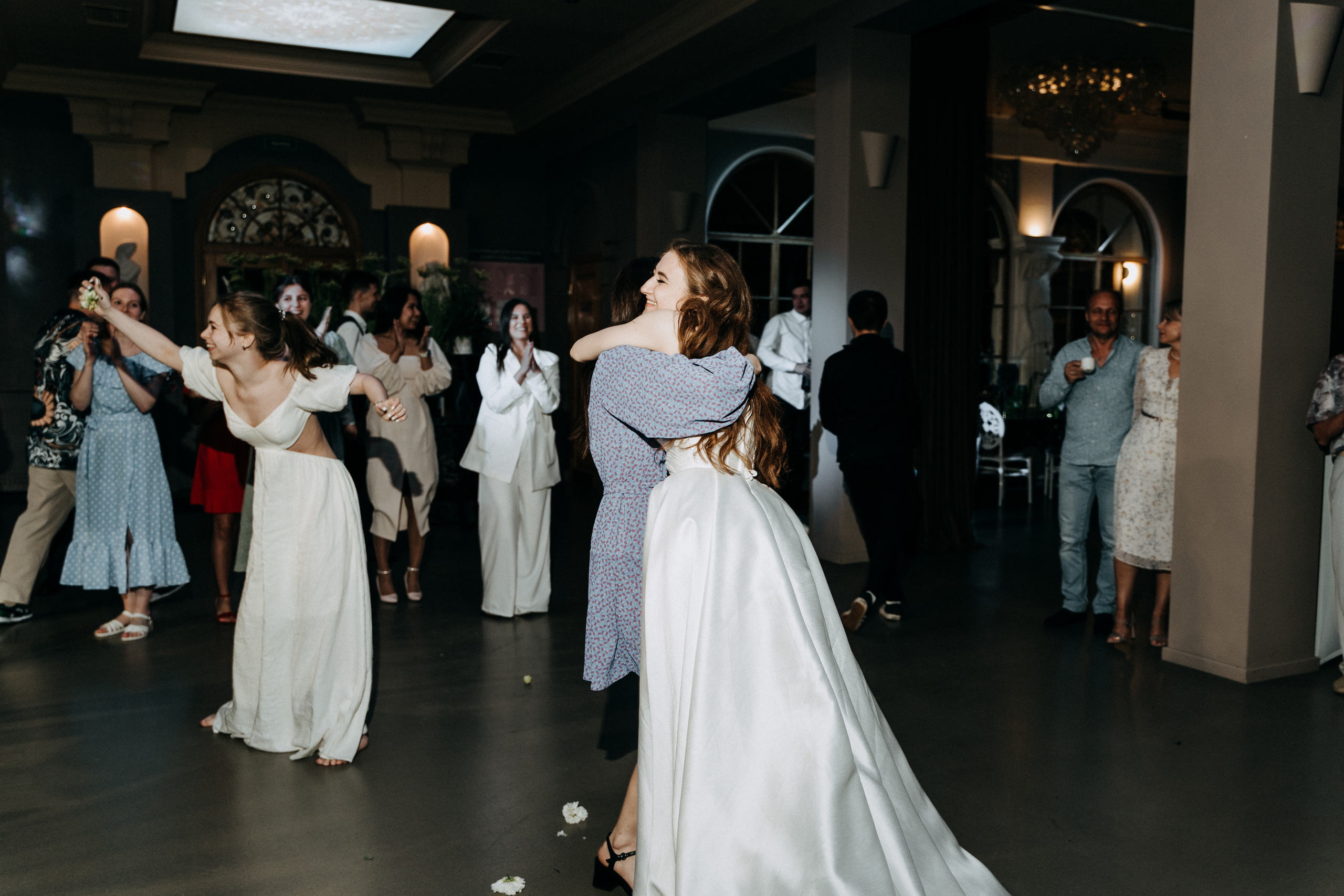 Современная свадьба с винтажным шлейфом в Санкт-Петербурге. Фотограф в Мурманске, Североморске и Санкт-Петербурге Валерия Козлова