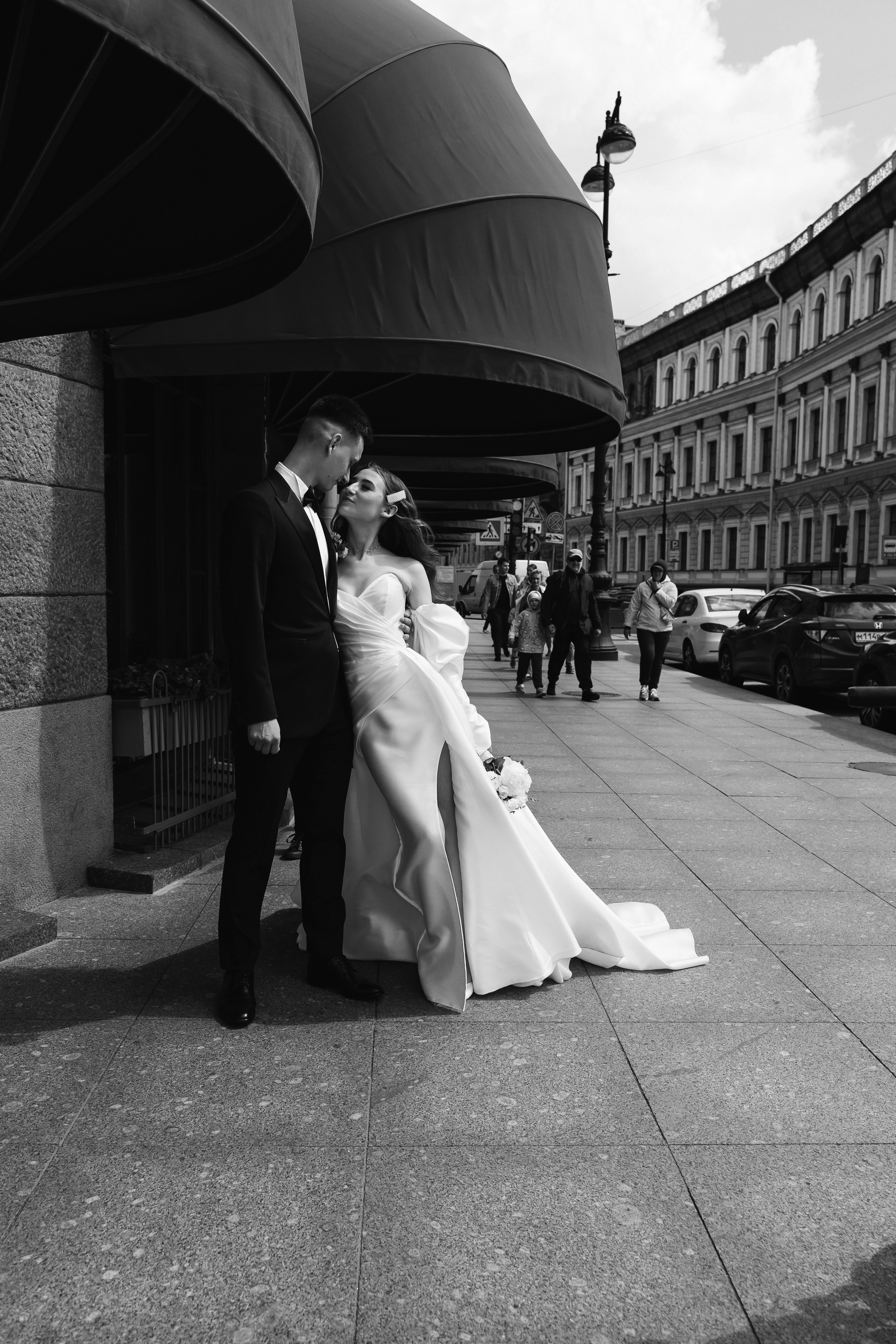 Современная свадьба с винтажным шлейфом в Санкт-Петербурге. Фотограф в Мурманске, Североморске и Санкт-Петербурге Валерия Козлова