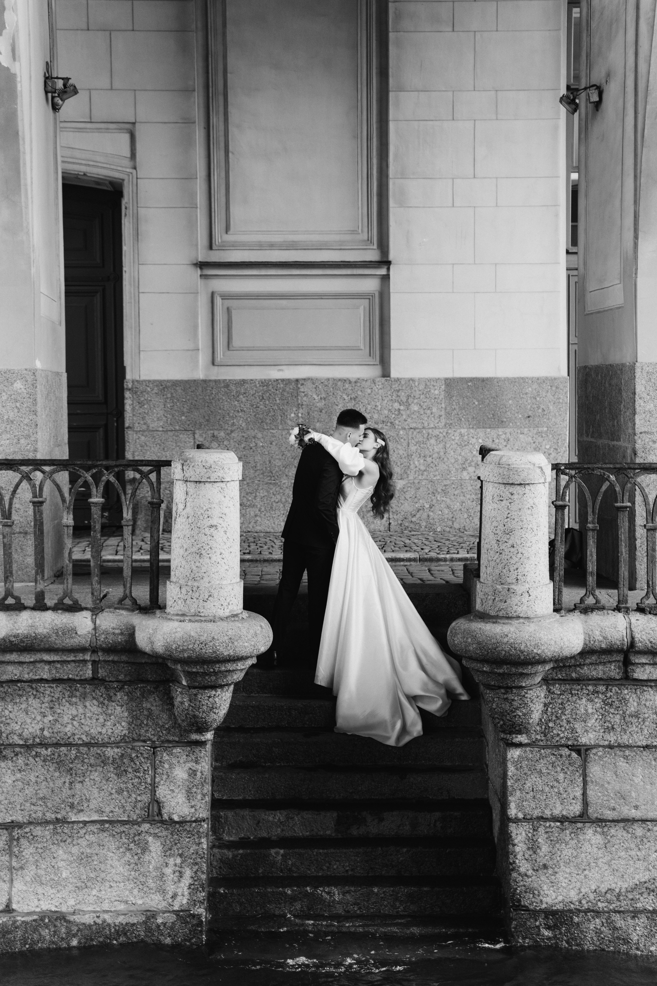 Современная свадьба с винтажным шлейфом в Санкт-Петербурге. Фотограф в Мурманске, Североморске и Санкт-Петербурге Валерия Козлова