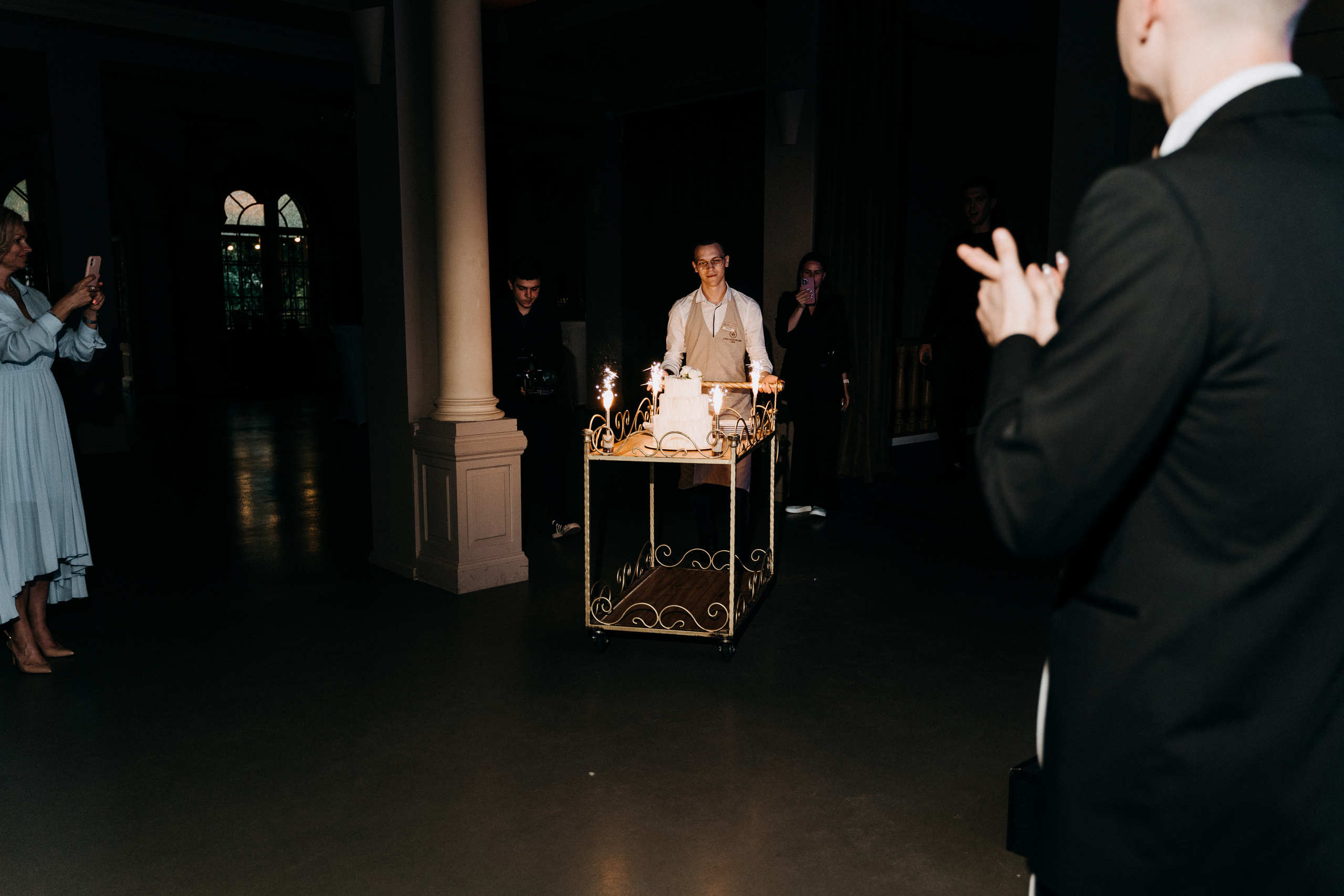 Современная свадьба с винтажным шлейфом в Санкт-Петербурге. Фотограф в Мурманске, Североморске и Санкт-Петербурге Валерия Козлова