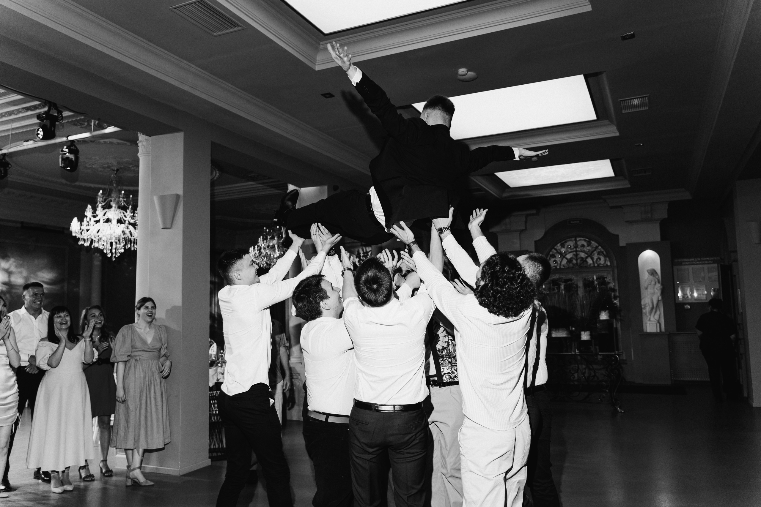 Современная свадьба с винтажным шлейфом в Санкт-Петербурге. Фотограф в Мурманске, Североморске и Санкт-Петербурге Валерия Козлова