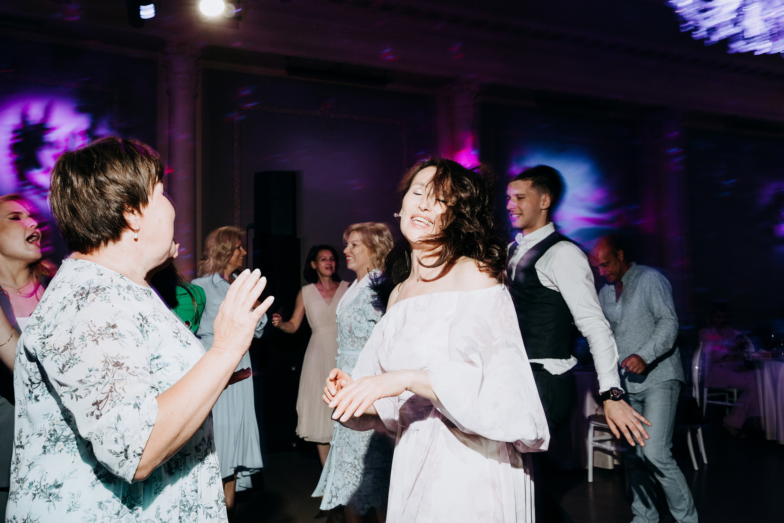 Современная свадьба с винтажным шлейфом в Санкт-Петербурге. Фотограф в Мурманске, Североморске и Санкт-Петербурге Валерия Козлова