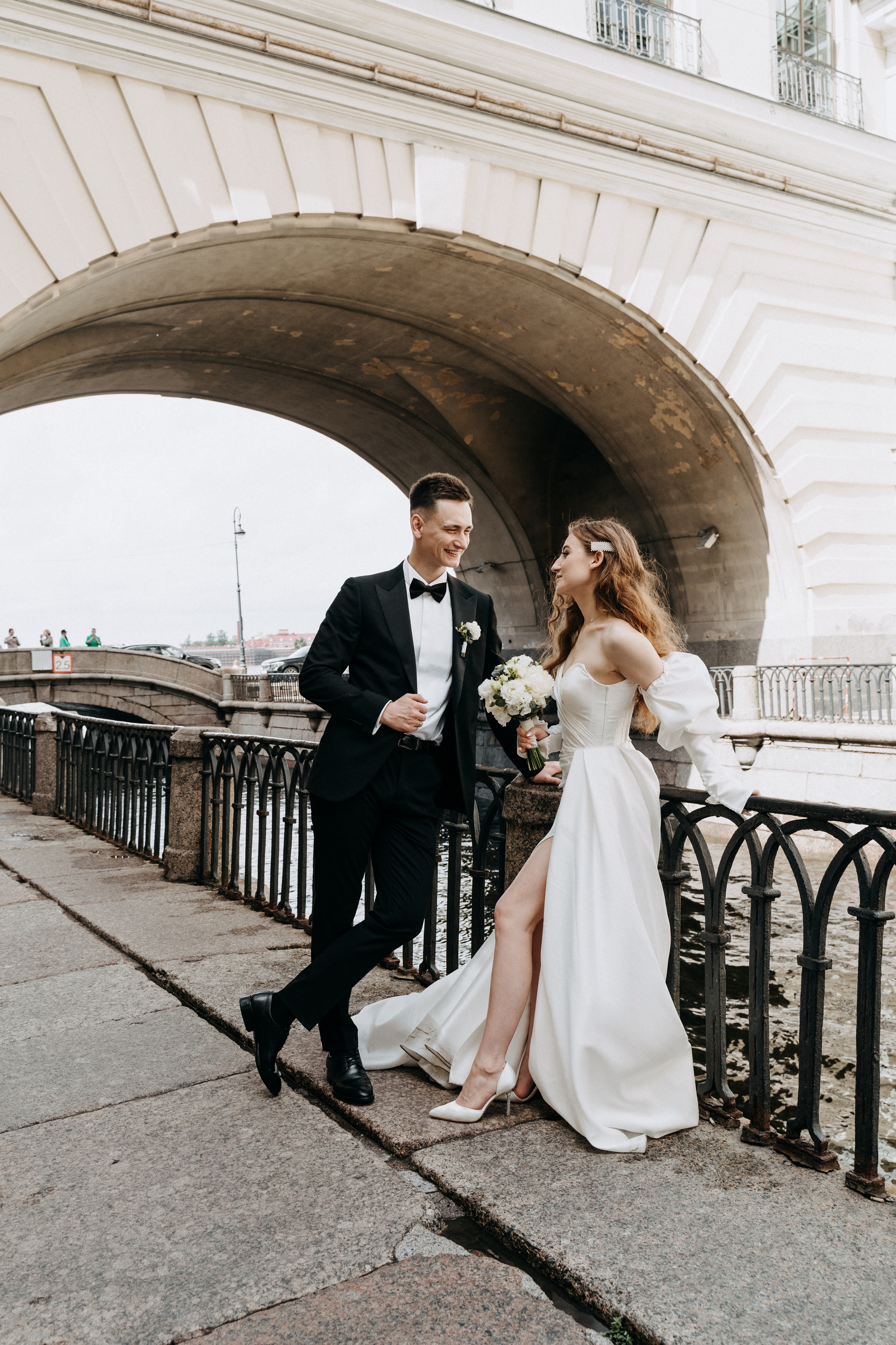 Современная свадьба с винтажным шлейфом в Санкт-Петербурге. Фотограф в Мурманске, Североморске и Санкт-Петербурге Валерия Козлова