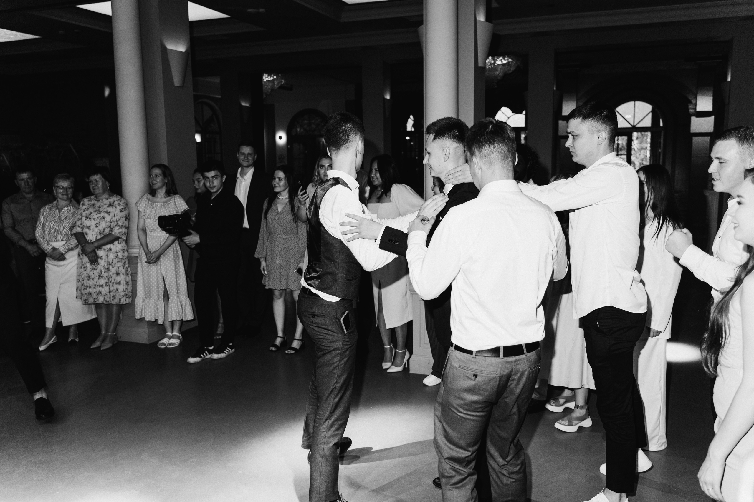 Современная свадьба с винтажным шлейфом в Санкт-Петербурге. Фотограф в Мурманске, Североморске и Санкт-Петербурге Валерия Козлова