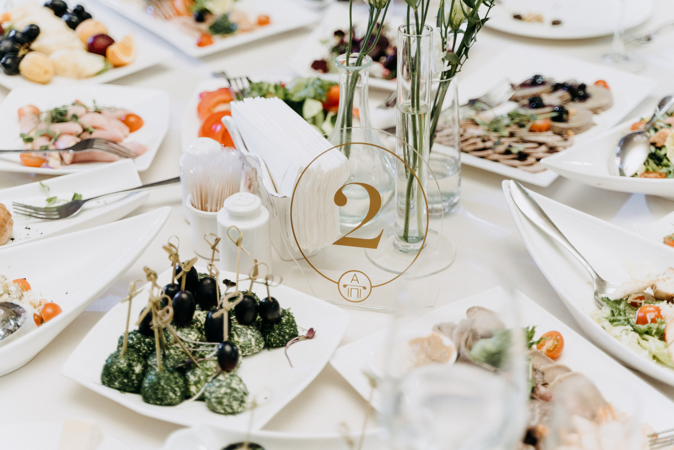 Современная свадьба с винтажным шлейфом в Санкт-Петербурге. Фотограф в Мурманске, Североморске и Санкт-Петербурге Валерия Козлова