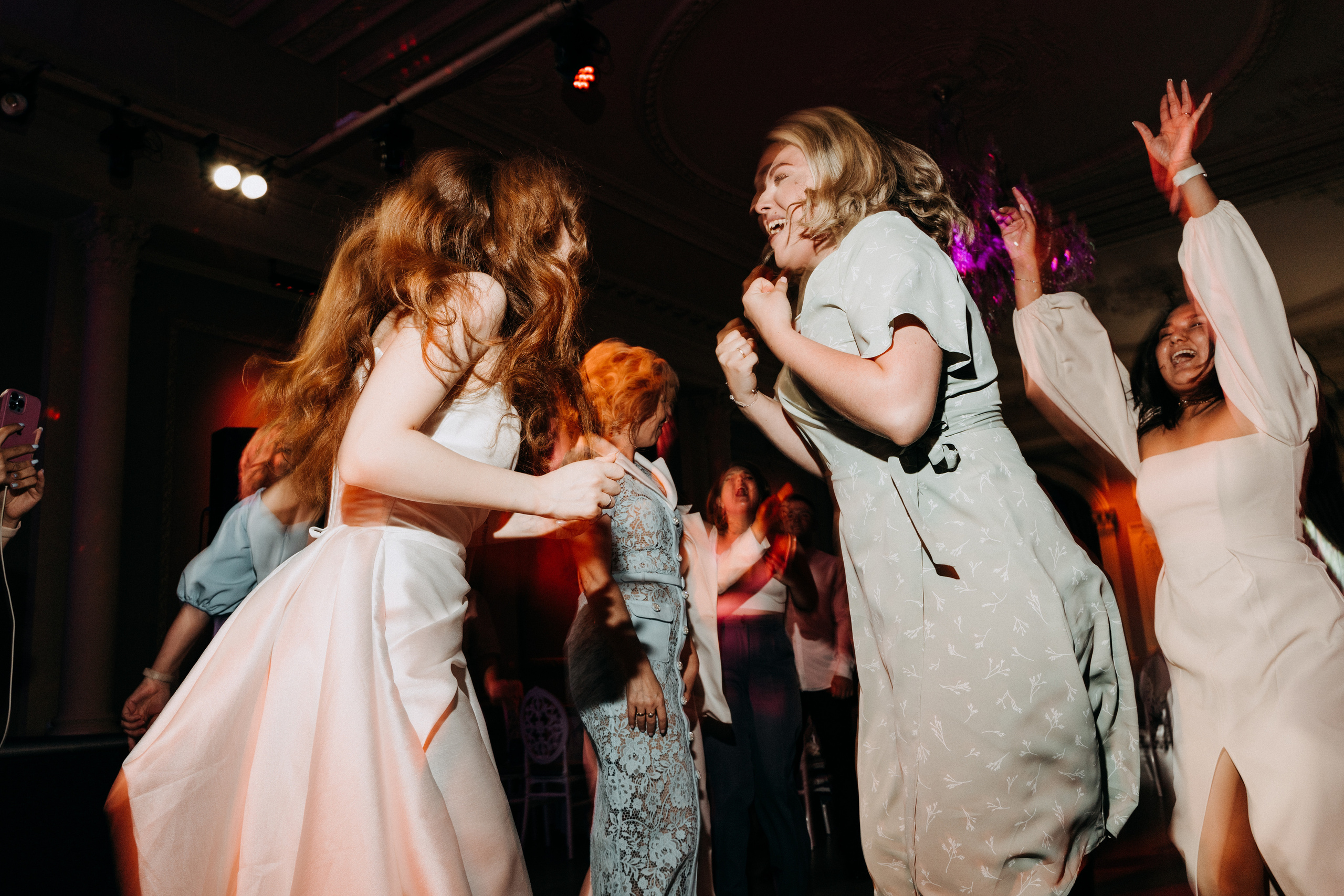 Современная свадьба с винтажным шлейфом в Санкт-Петербурге. Фотограф в Мурманске, Североморске и Санкт-Петербурге Валерия Козлова